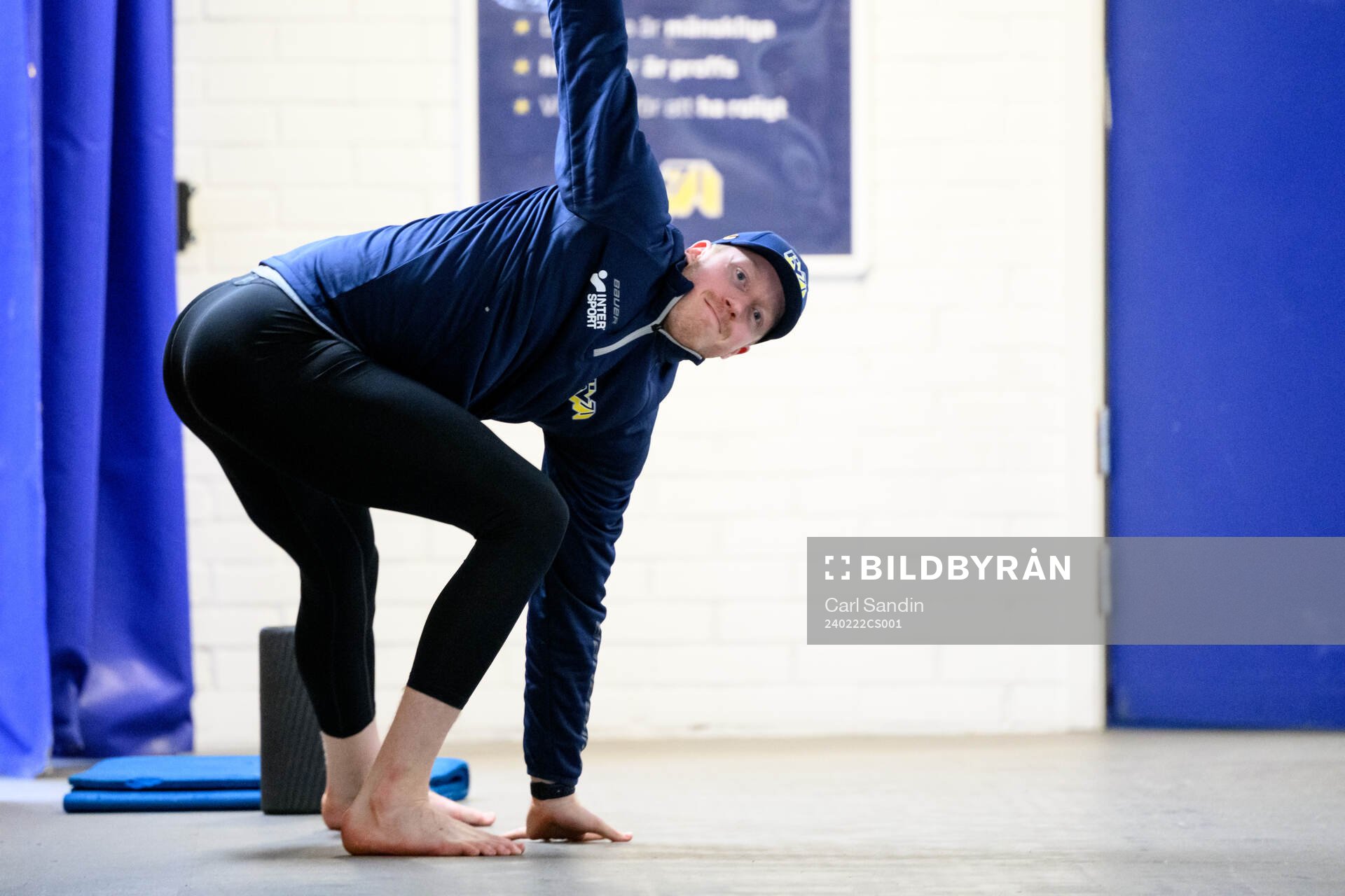 HV71s Colby Sissons värmer upp innan ishockeymatchen i SHL