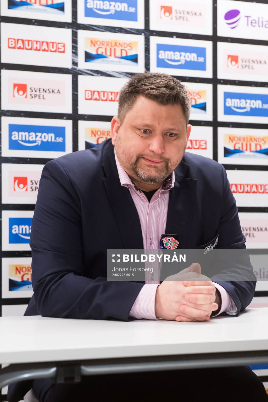 MoDos tränare Mattias Karlin