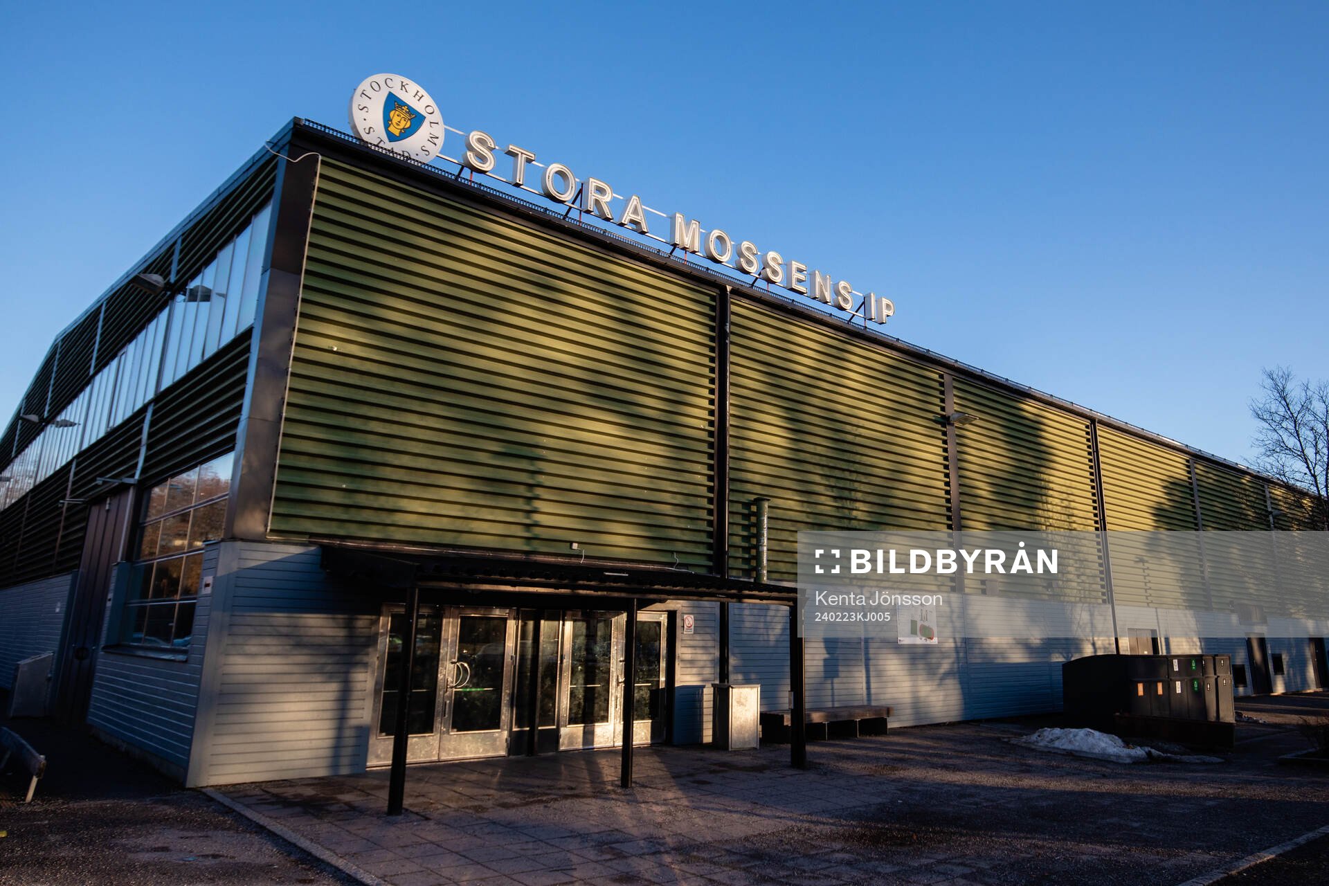 Exteriör av Stora Mossen ishall