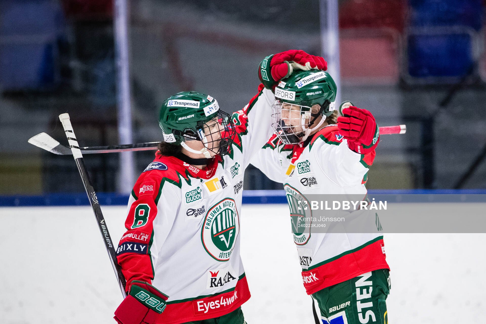 Frölundas Lindsay Agnew och Andrea Dalen jublar