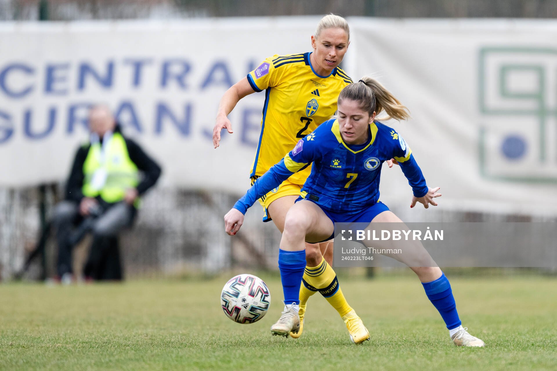 Jonna Andersson of Sweden and Dajana Spasojevic of Bosnia