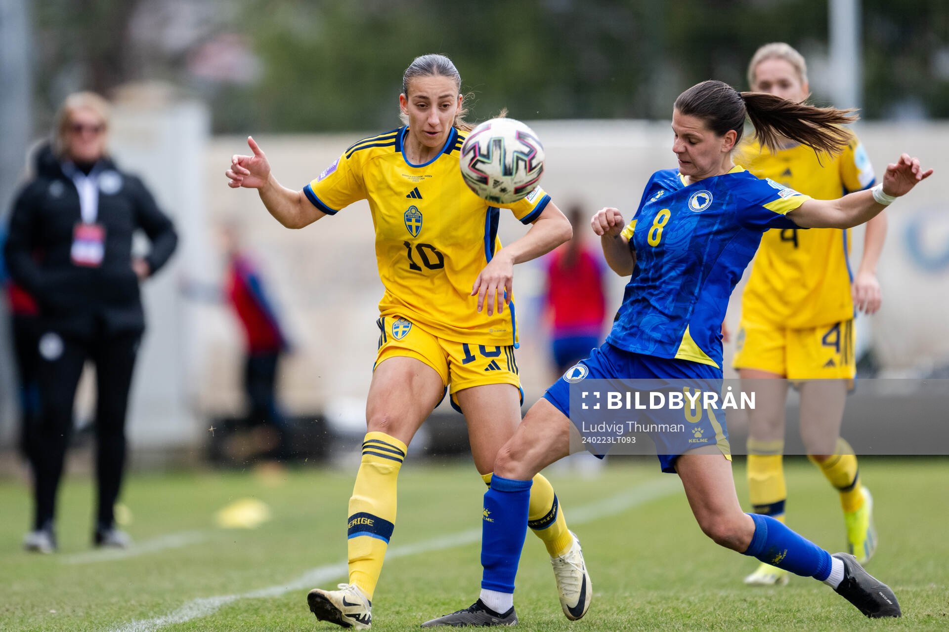 Rusul Rosa Kafaji of Sweden and Marija Aleksic of Bosnia