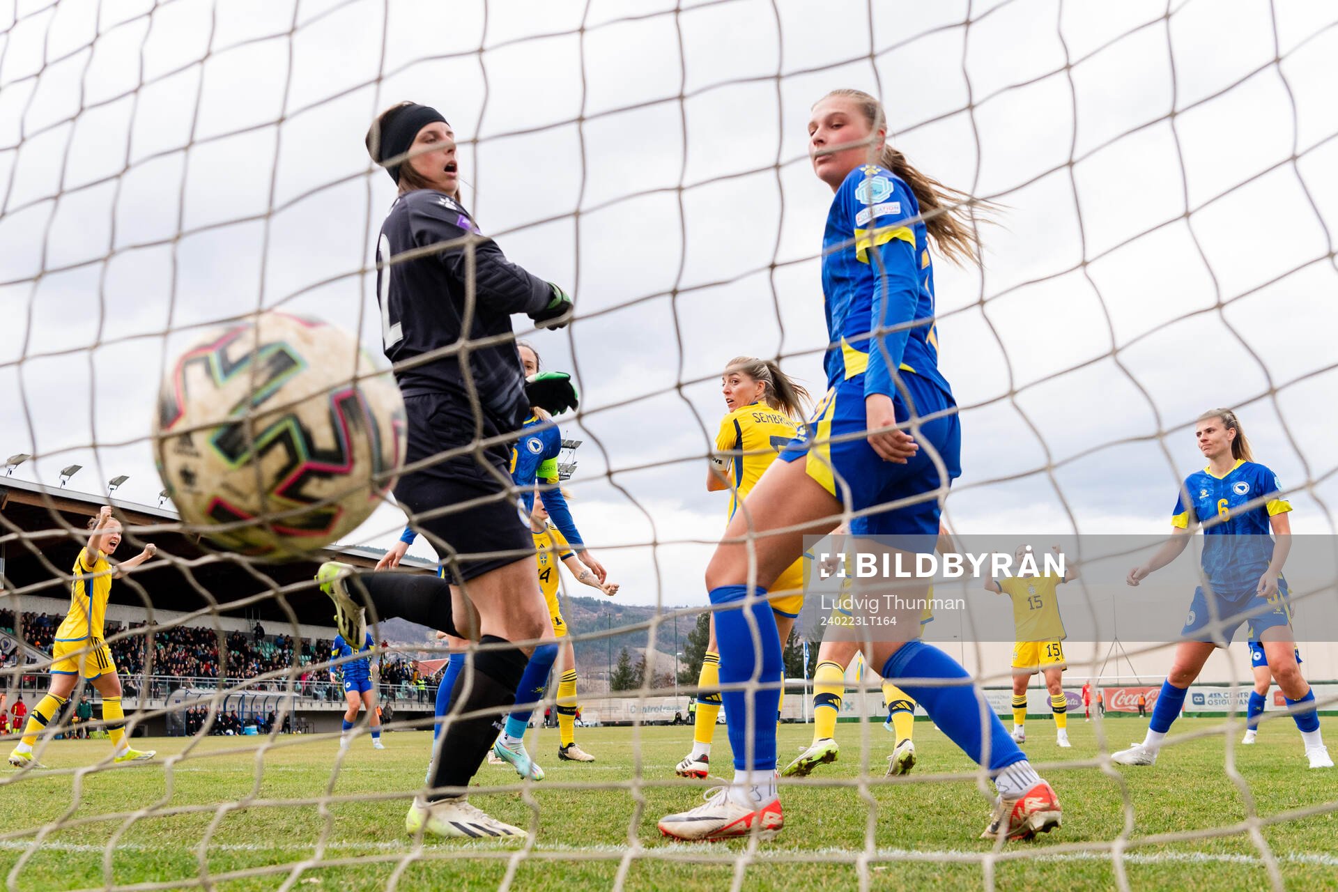 Pauline Hammarlund of Sweden scores the 0-5 goal behind