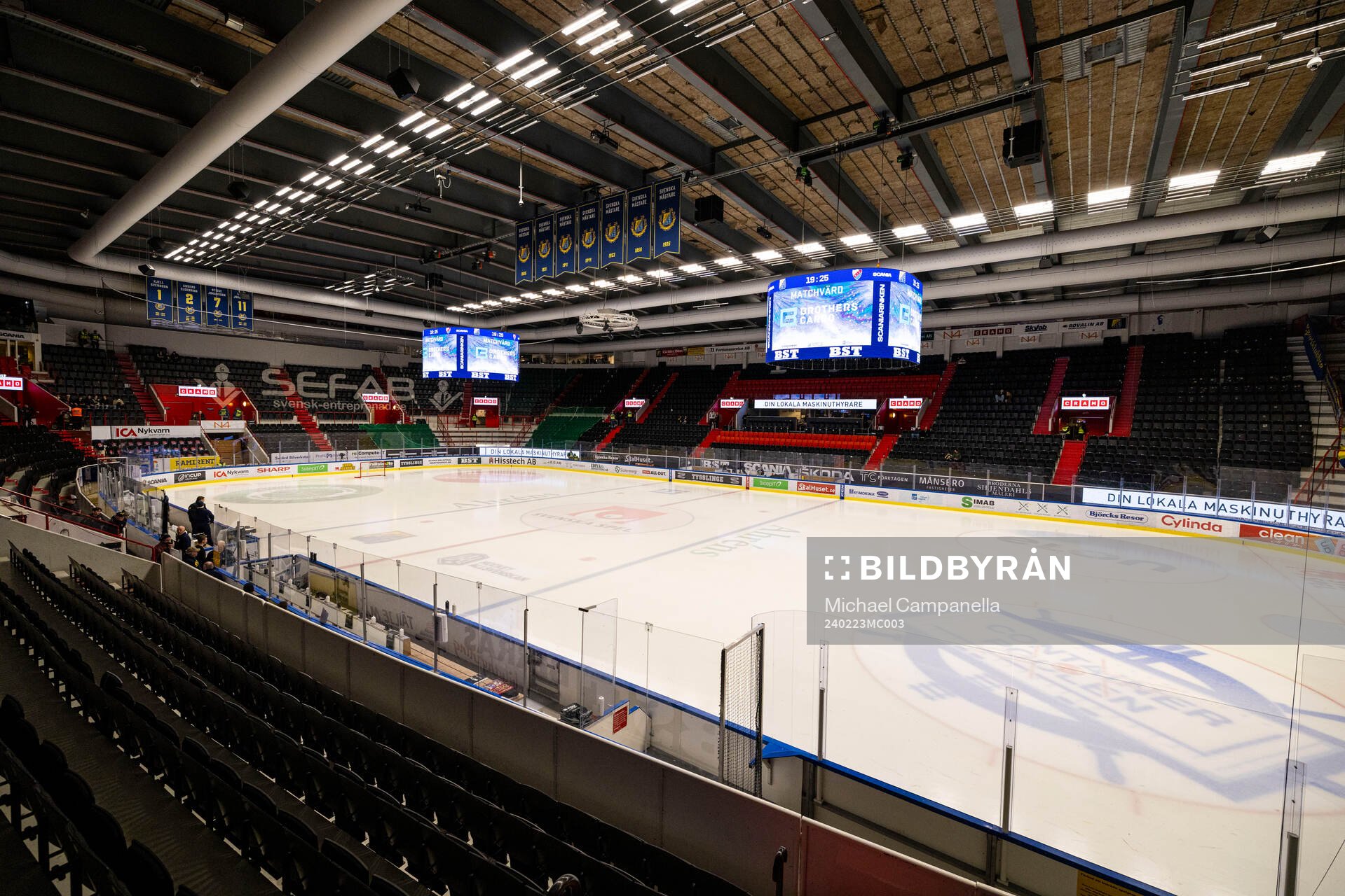 Generell vy över Scaniarinken innan ishockeymatchen i