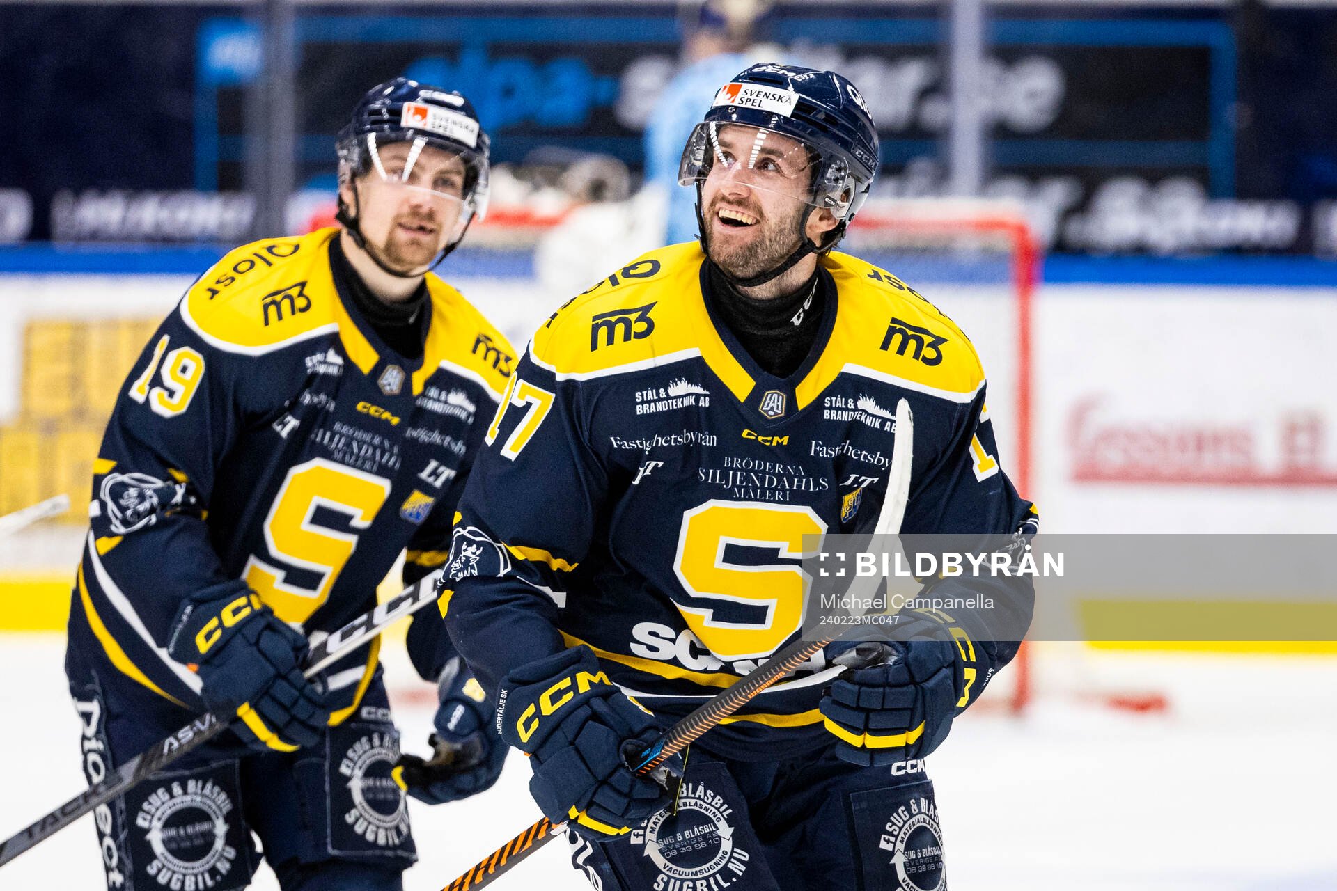 Södertäljes Amil Krupic jublar 2-1 målet