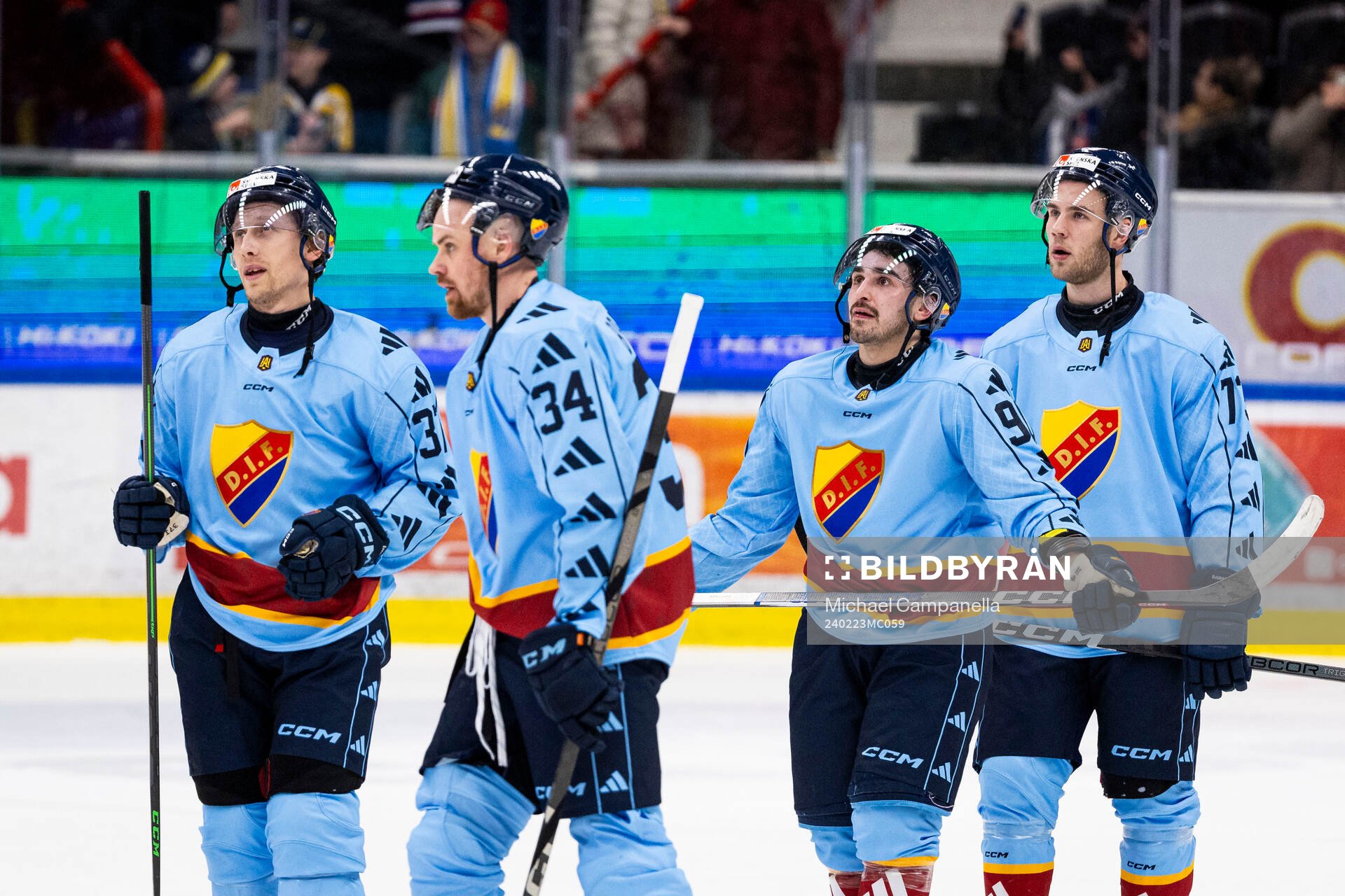 under ishockeymatchen i Hockeyallsvenskan mellan