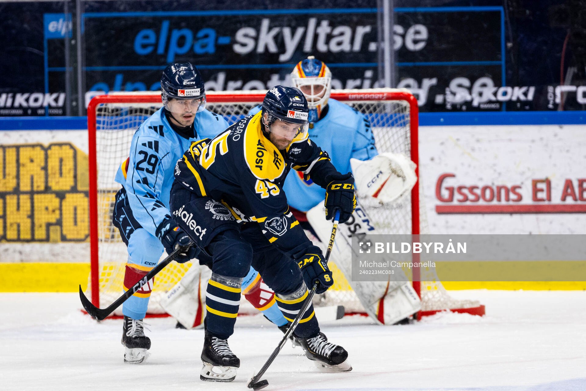 Södertäljes Sebastian Dyk och Djurgårdens Axel Andersson