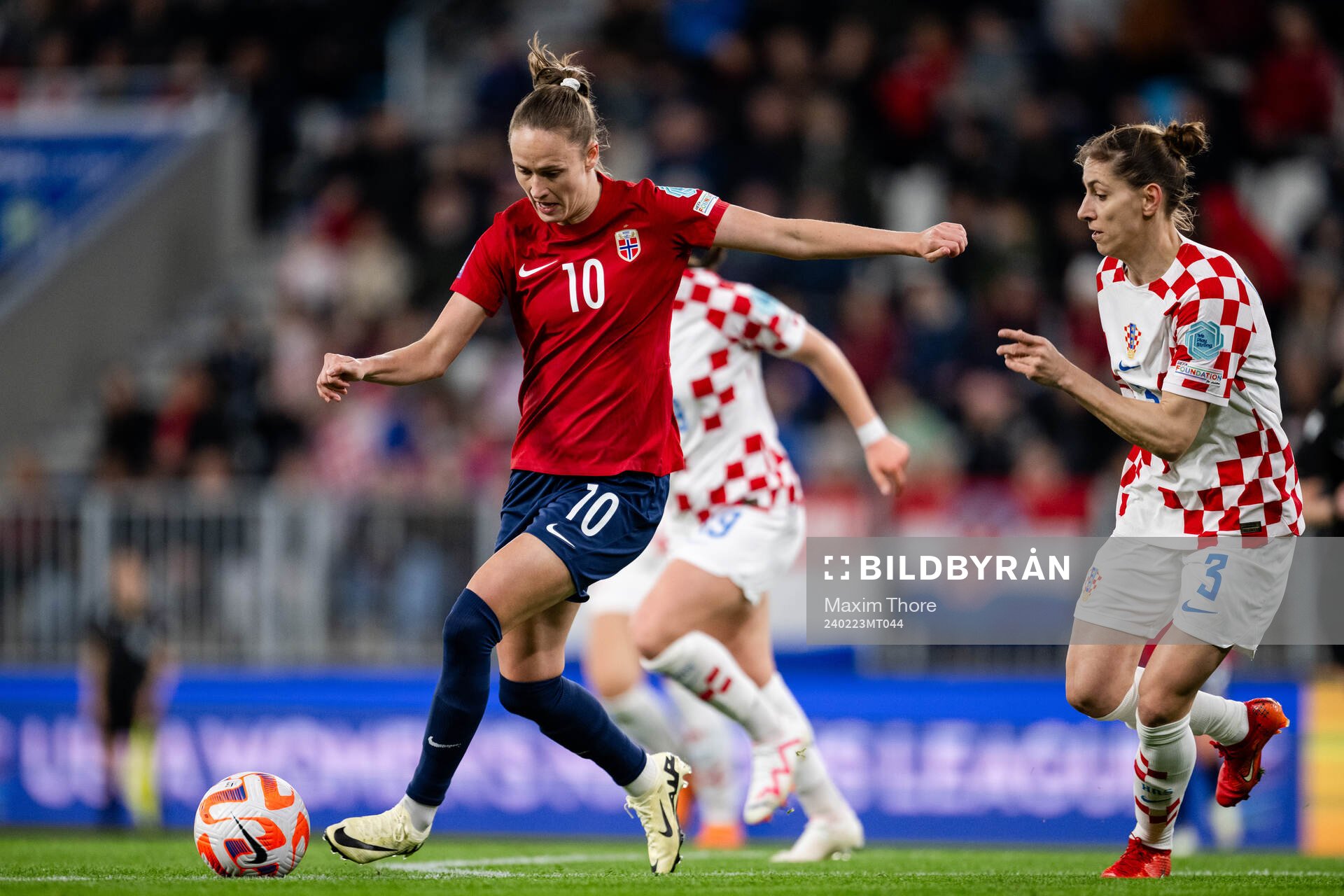 Caroline Graham Hansen of Norway and Ana Jelencic of Croatia