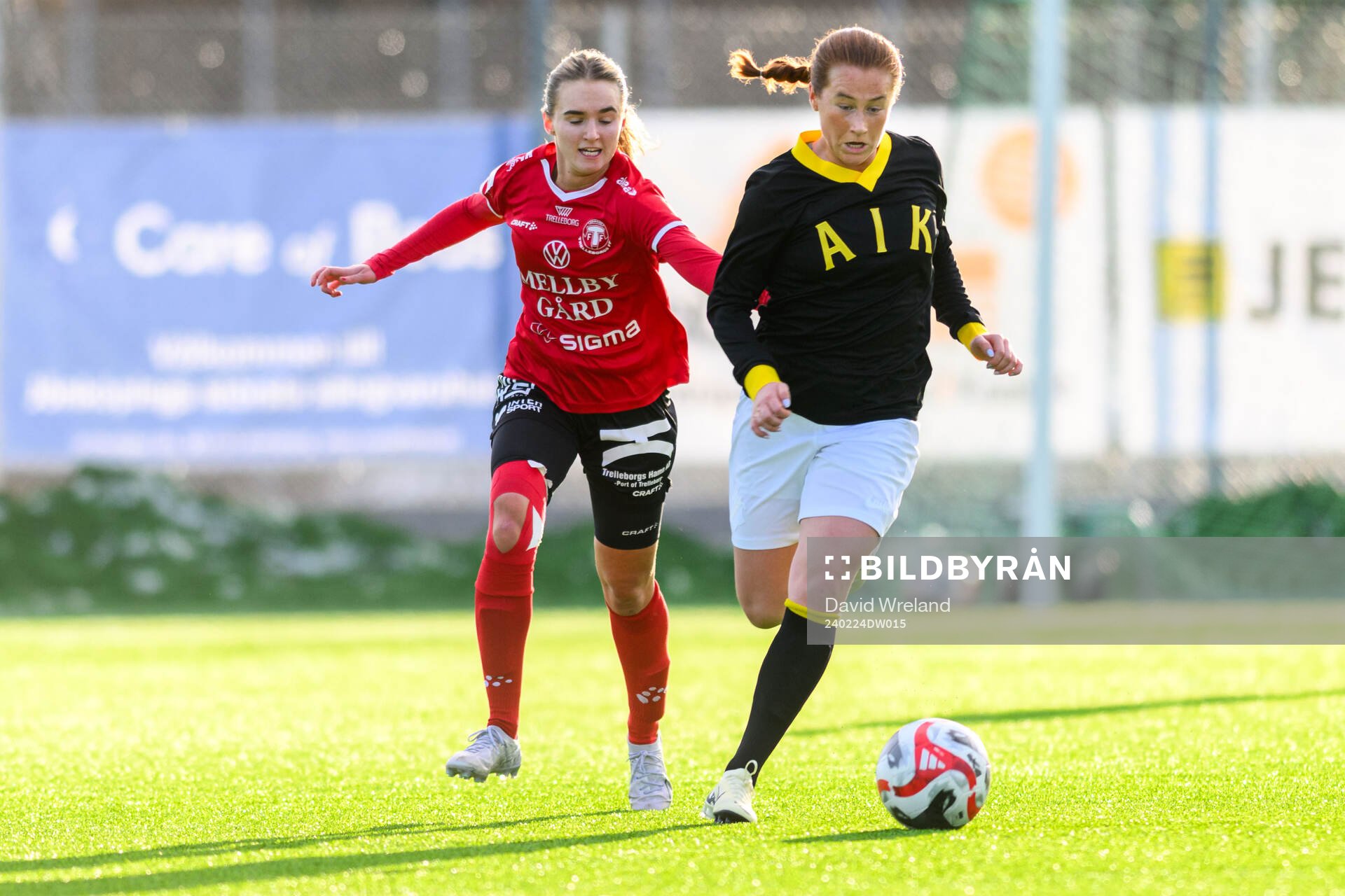 Trelleborgs Rio Strand och AIKs Ella Reidy