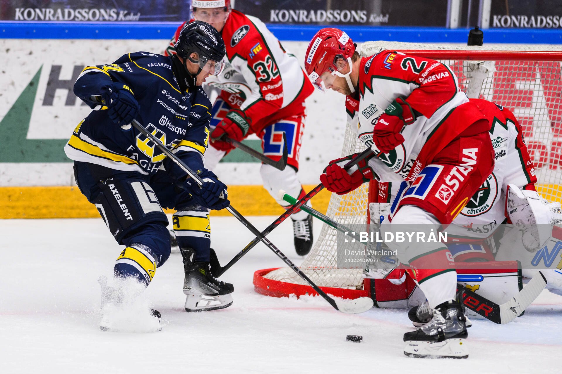 HV71s Herman Hansson och Frölundas Christian Folin