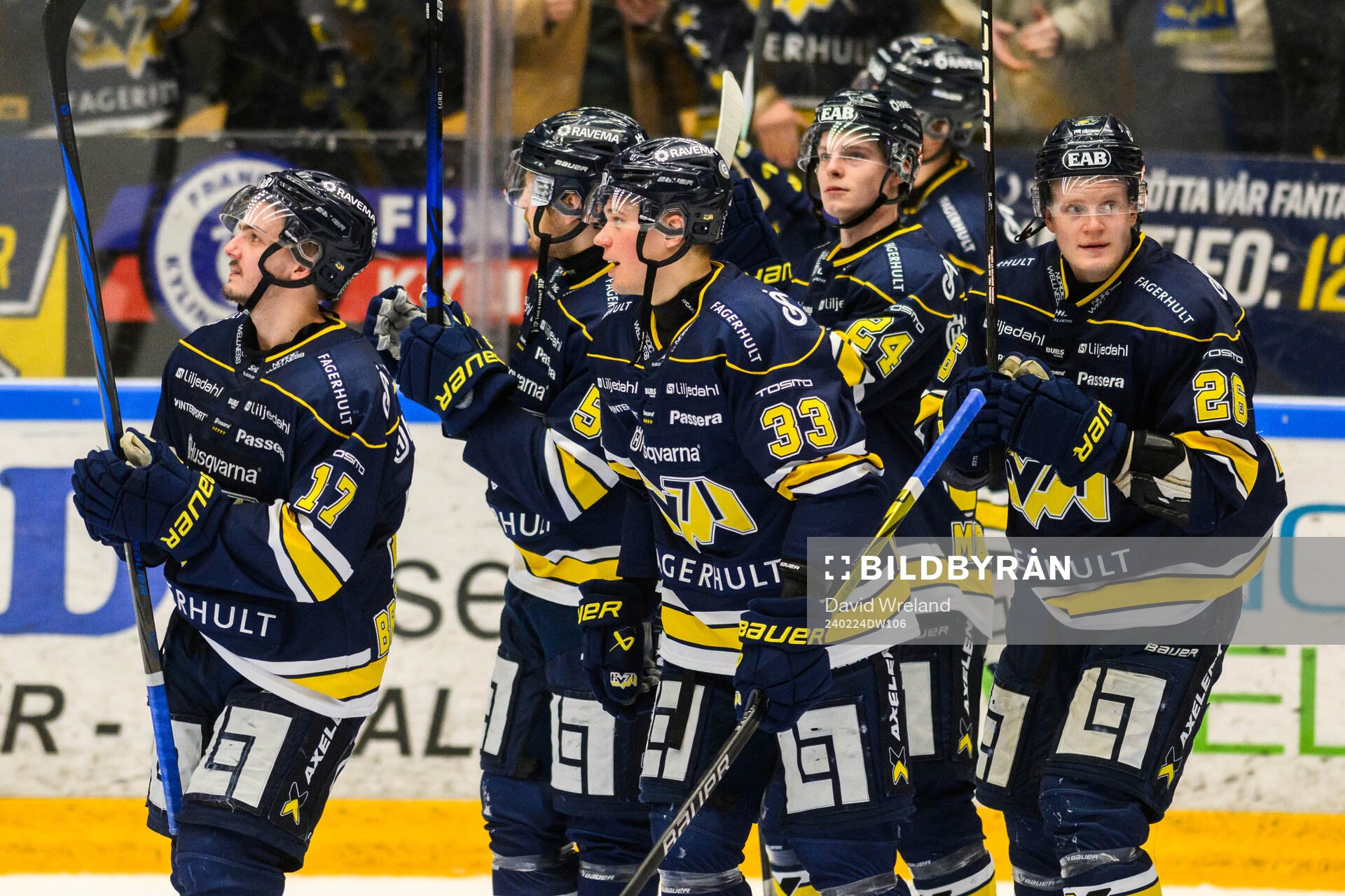 HV71s Måns Lindbäck  jublar
