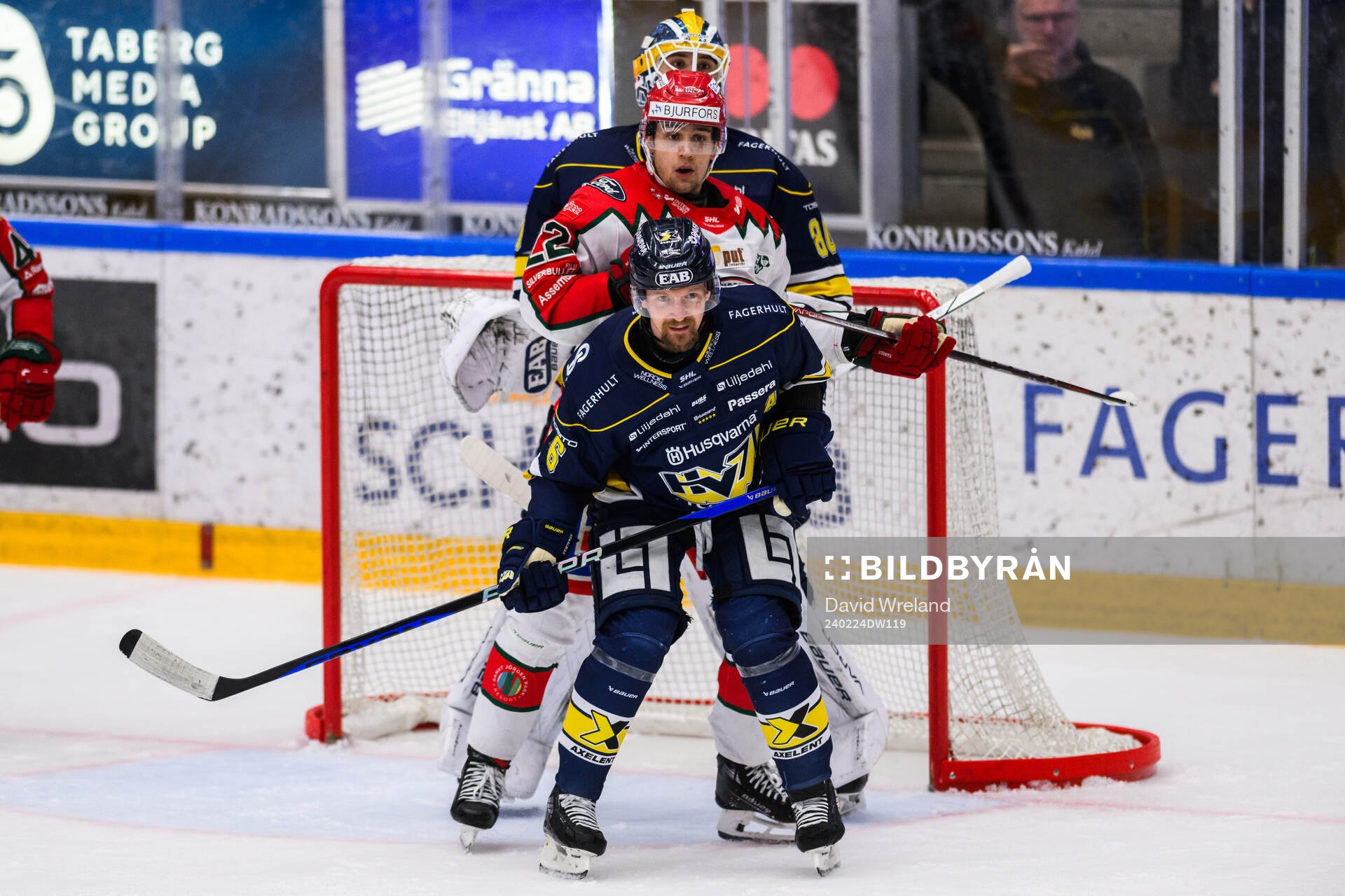 HV71s Anton Strålman och Frölundas Linus Nässen