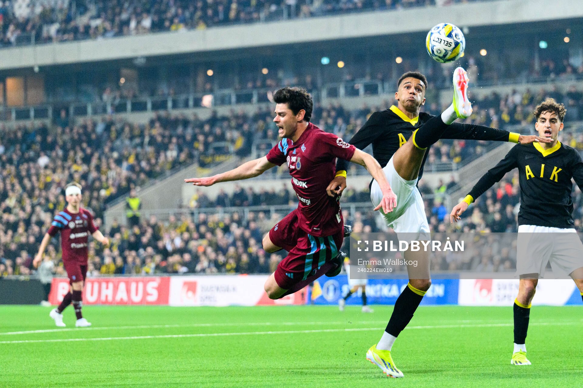 Gefles Kevin Persson och AIKs Rui Modesto