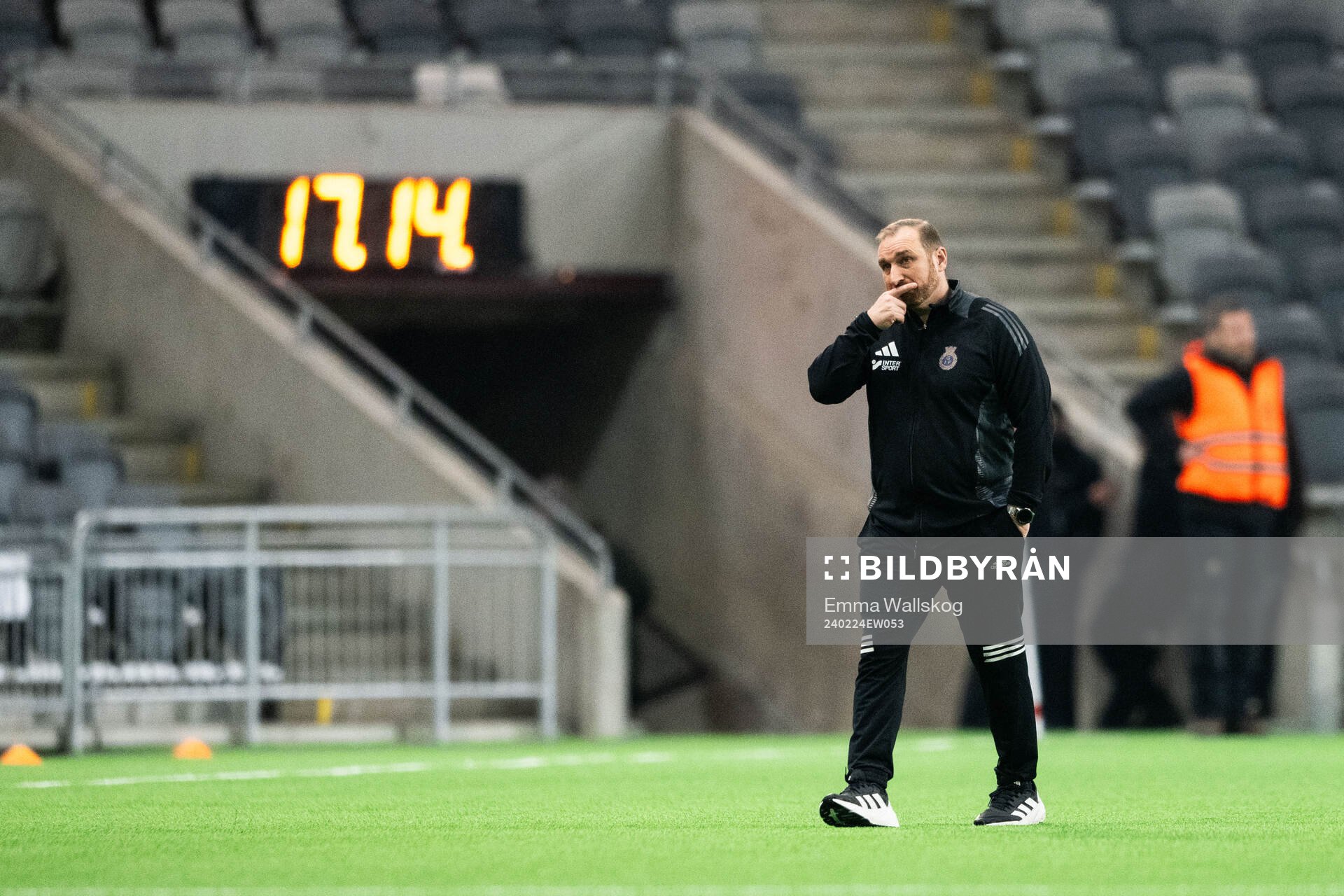Gefles tränare Mikael Bengtsson deppar