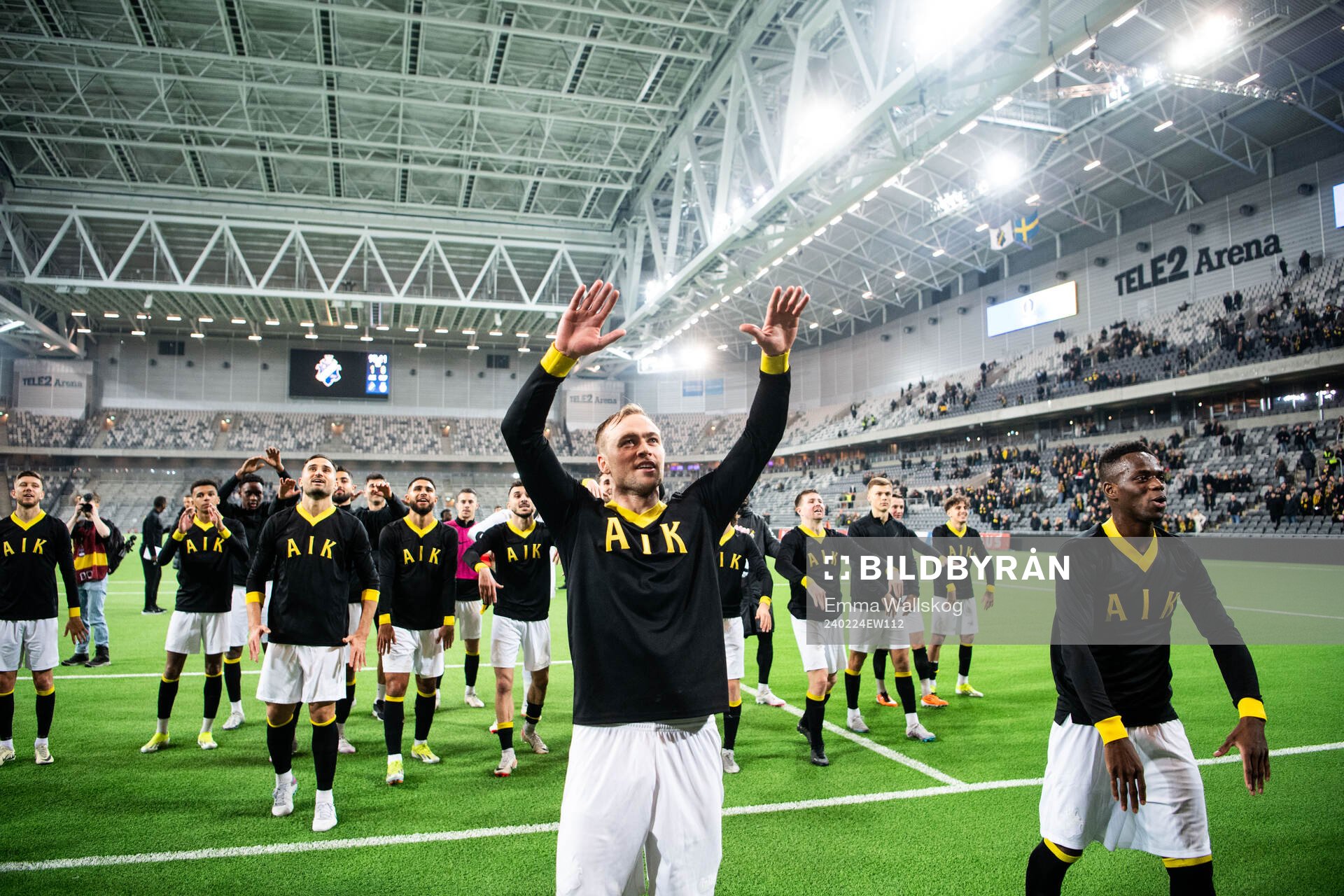 AIKs Martin Ellingsen och Ismaila Coulibaly jublar med