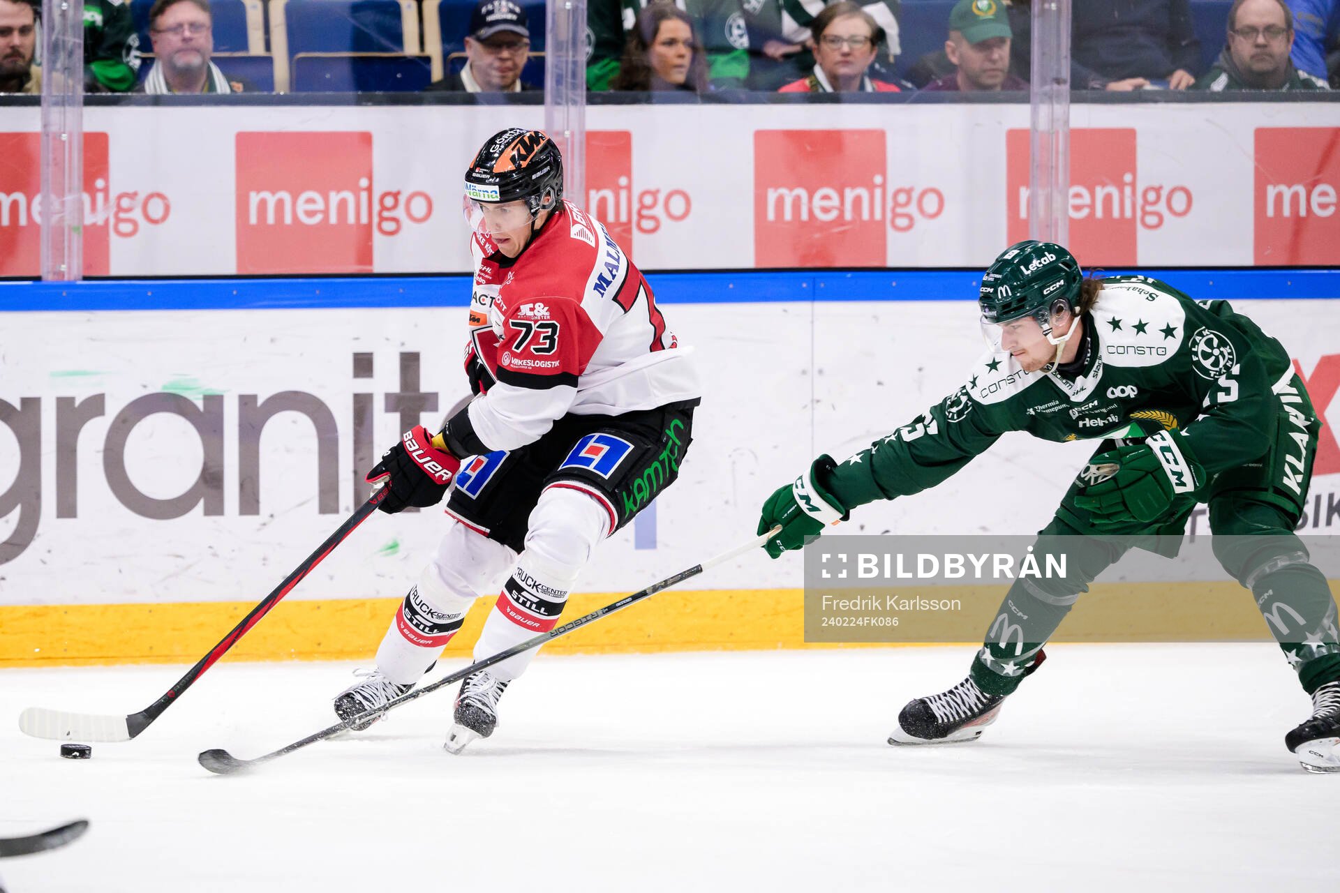 Örebros Oliver Eklind och Färjestads Jeremy Salvas Groleau