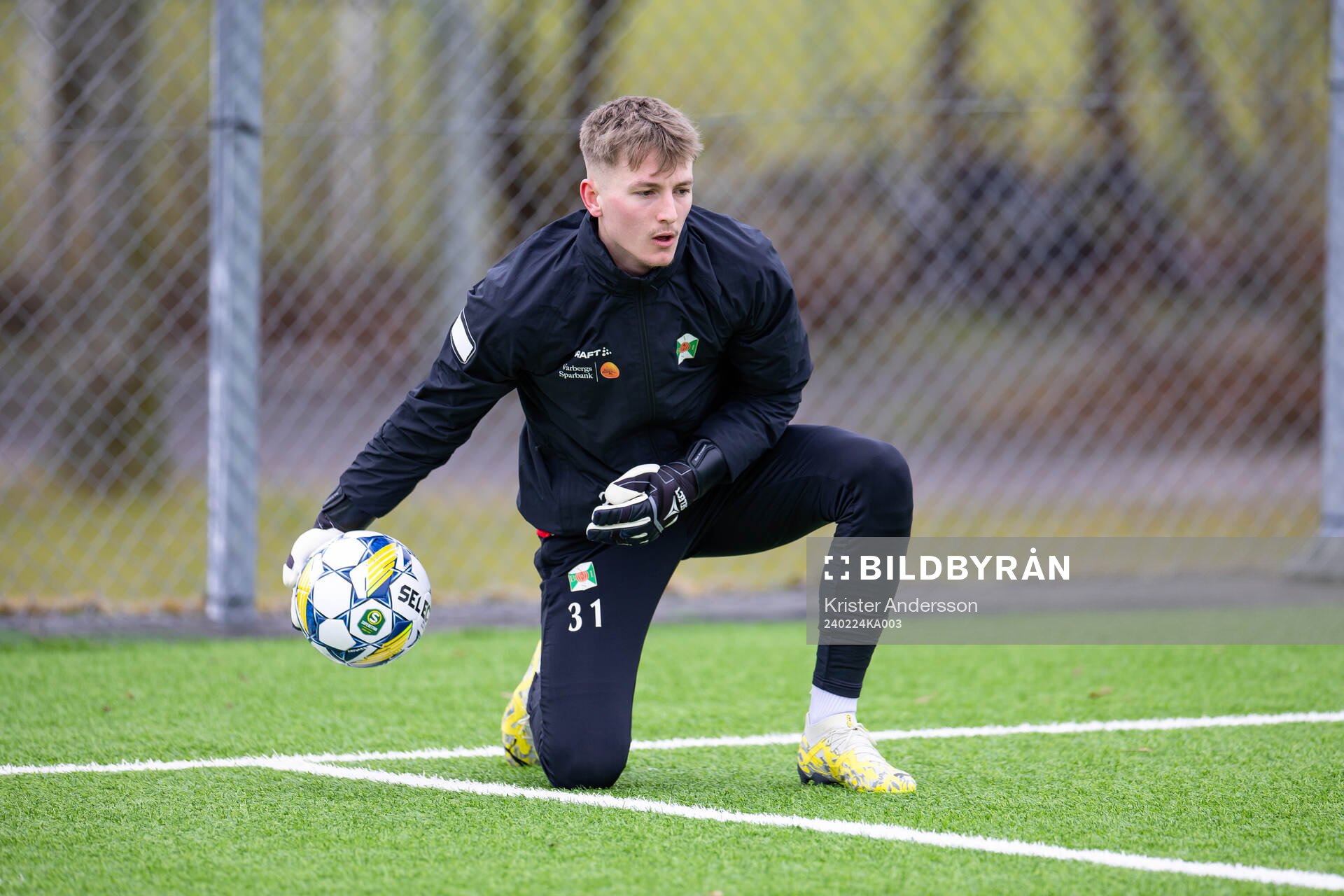 Varbergs målvakt Viktor Dryselius inför fotbollsmatchen i Svenska Cupen mellan Varberg och Östers IF den 24 februari 2024 i Varberg.