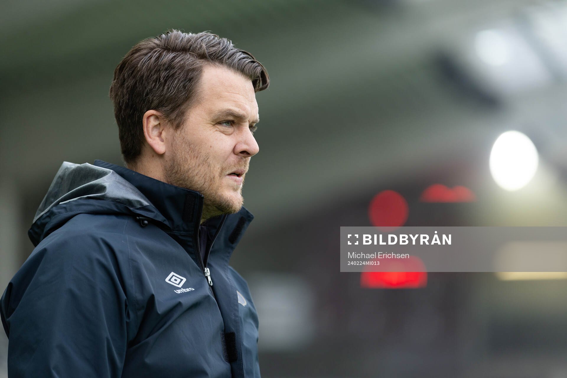 Örgrytes tränare Andreas Holmberg innan fotbollsmatchen i