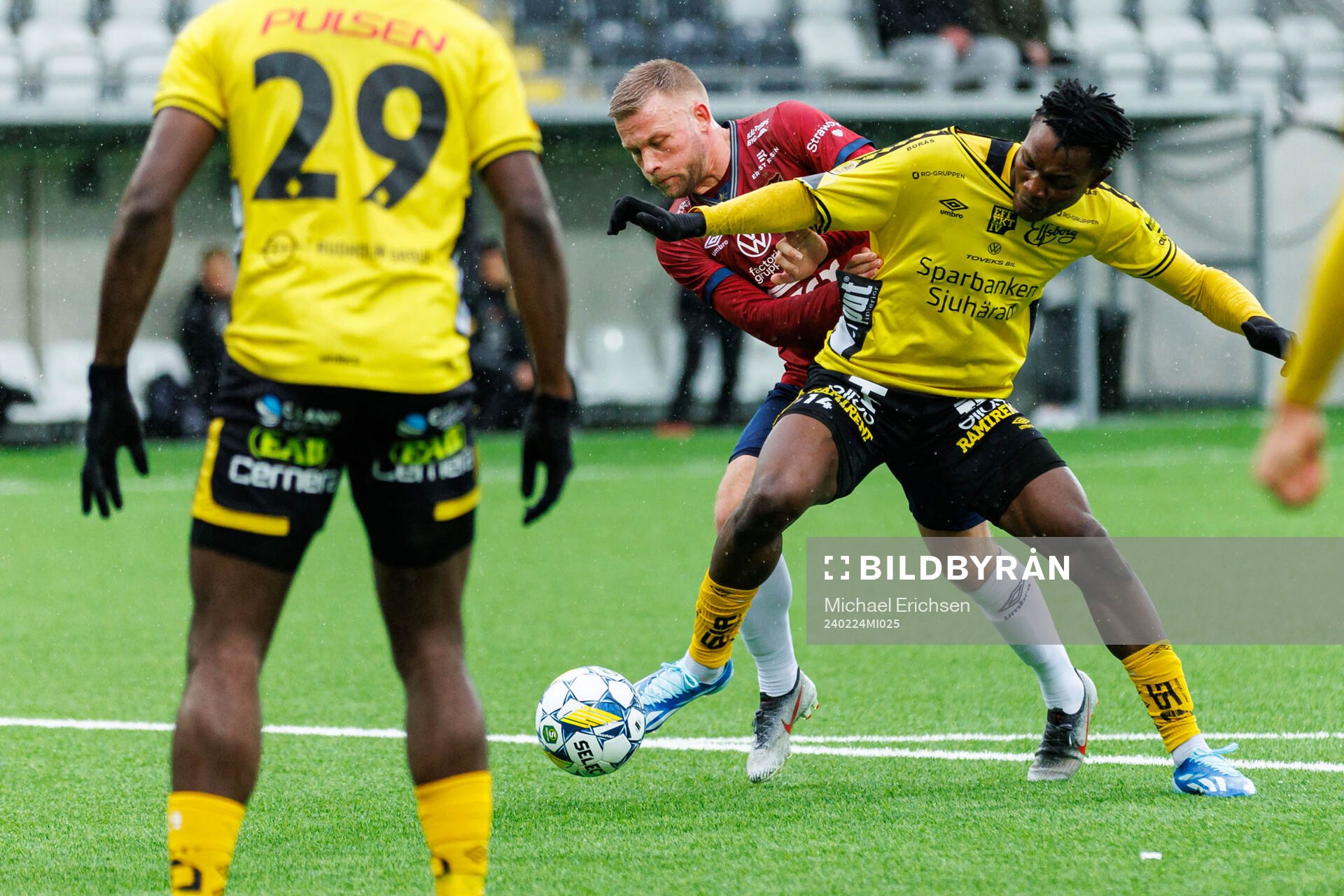 Örgrytes Nicklas Bärkroth och Elfsborgs Jalal Abdullah