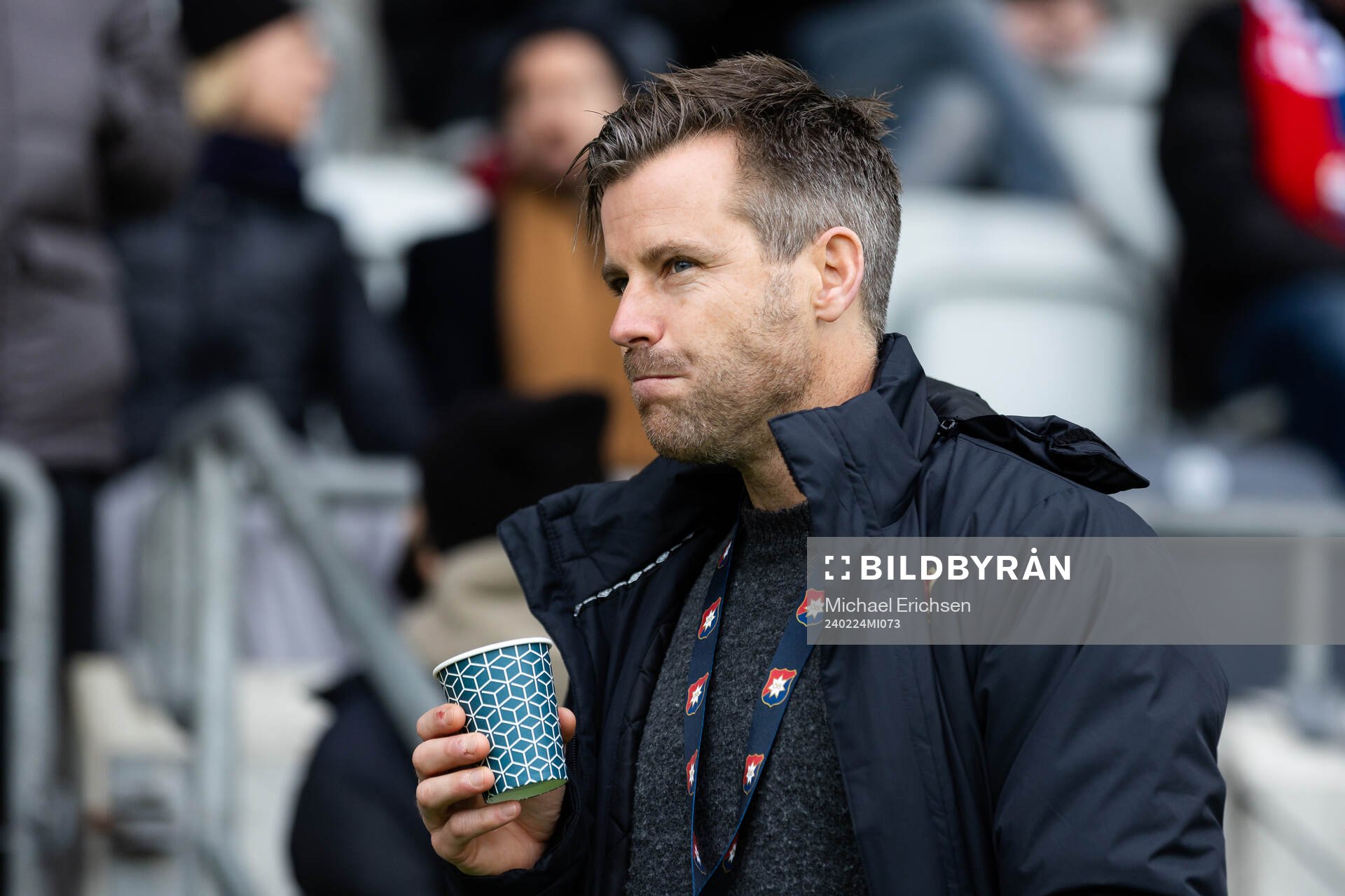 Örgrytes sportchef Pontus Farnerud innan fotbollsmatchen i