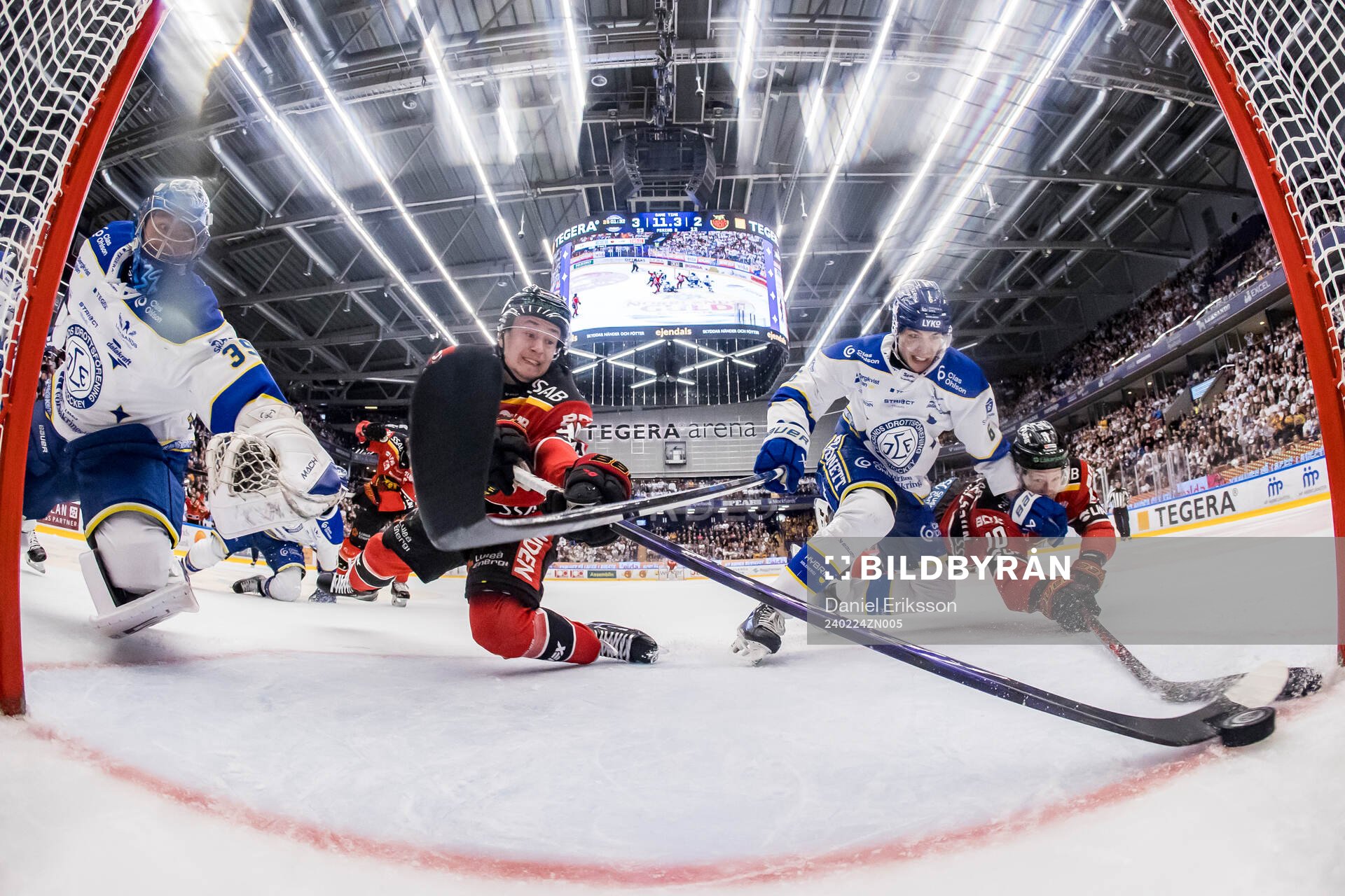Leksands målvakt Filip Larsson och Luleås Pontus