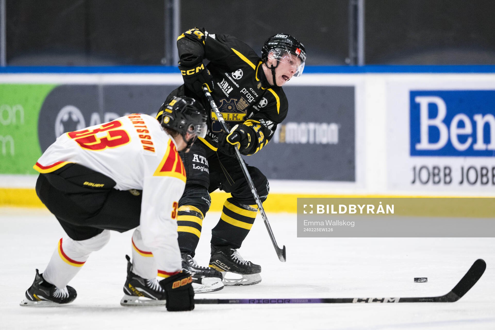 Brynäs Simon Robertsson och AIKs Oscar Öhman