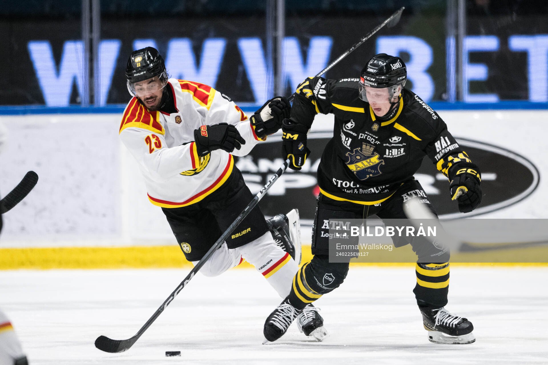 Brynäs Tyler Vesel och AIKs Oscar Öhman