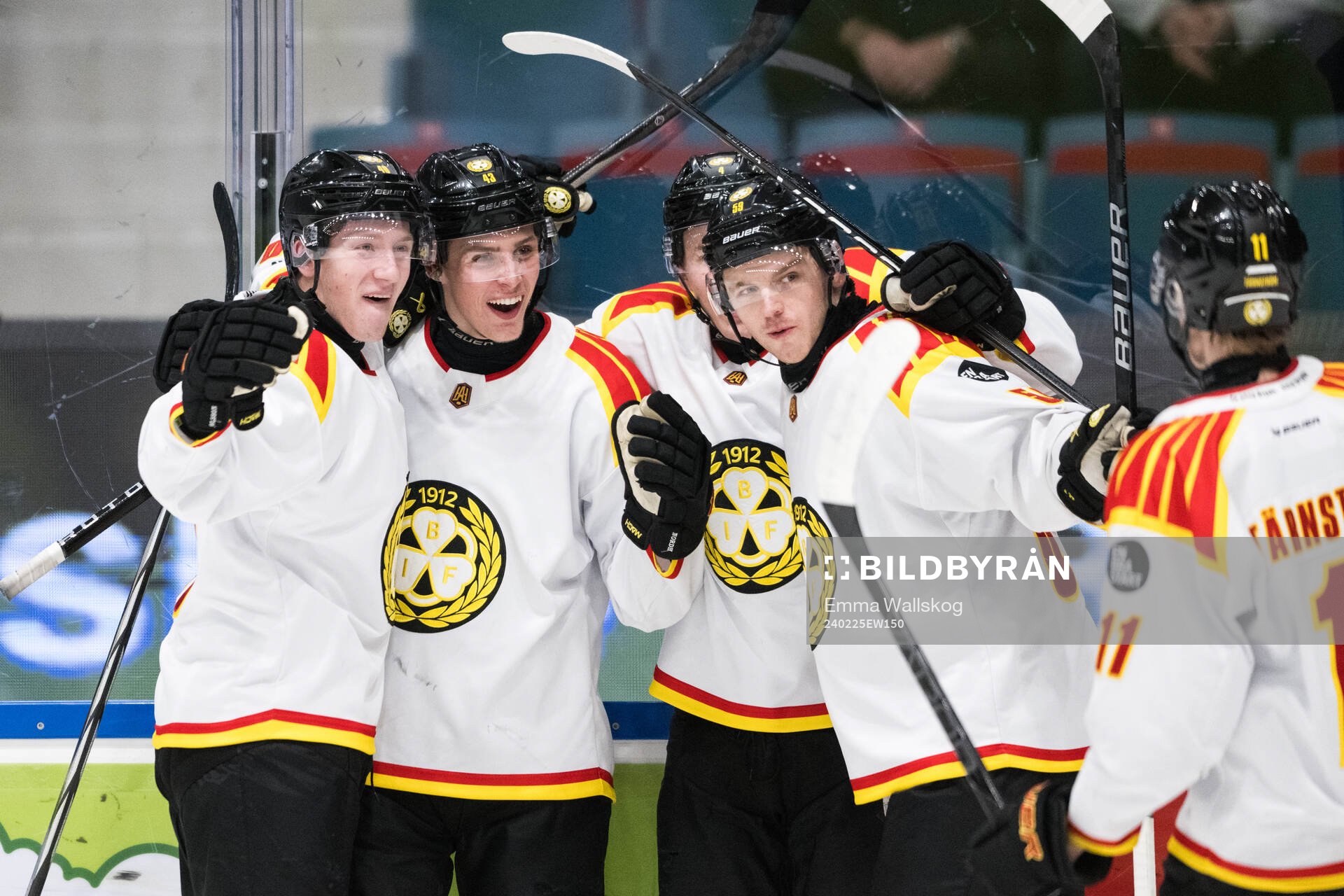 Brynäs Noel Nordh jublar med lagkamrater