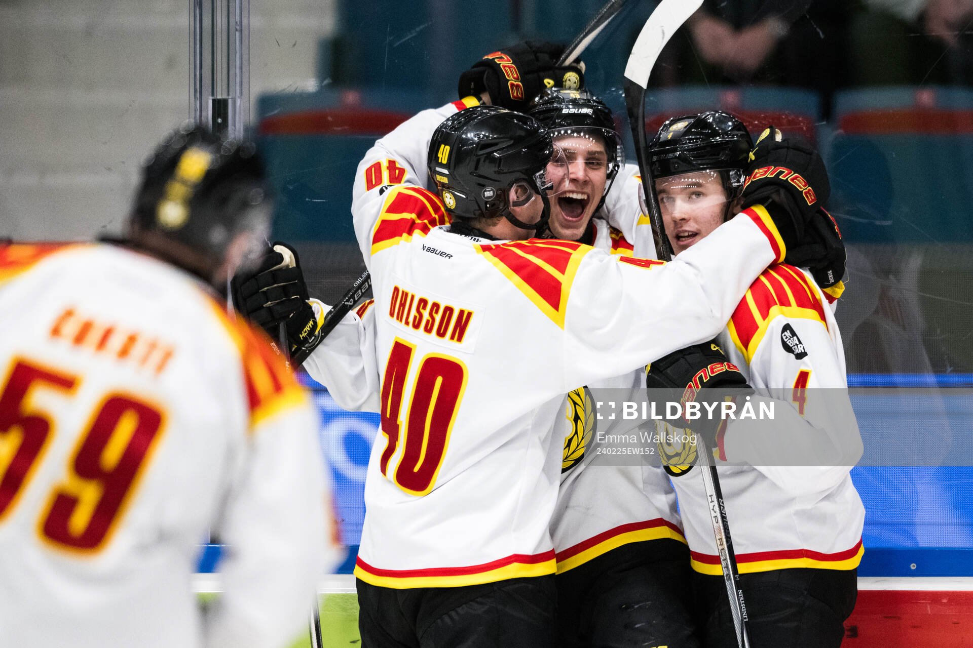 Brynäs Noel Nordh, Anton Ohlsson och Theo Lindstein jublar