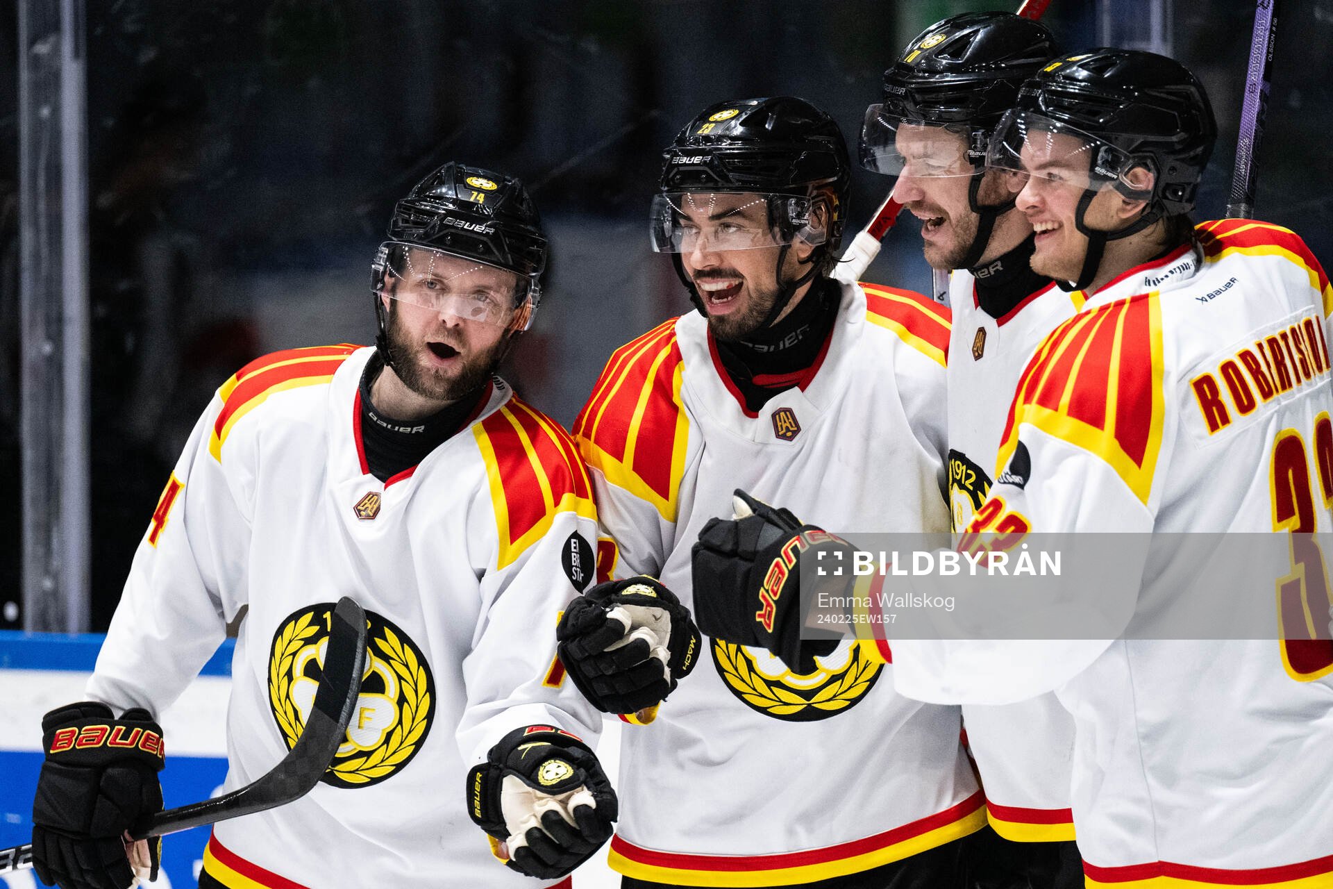 Brynäs Tyler Vesel jublar med Chad Billins, Miks Indrasis