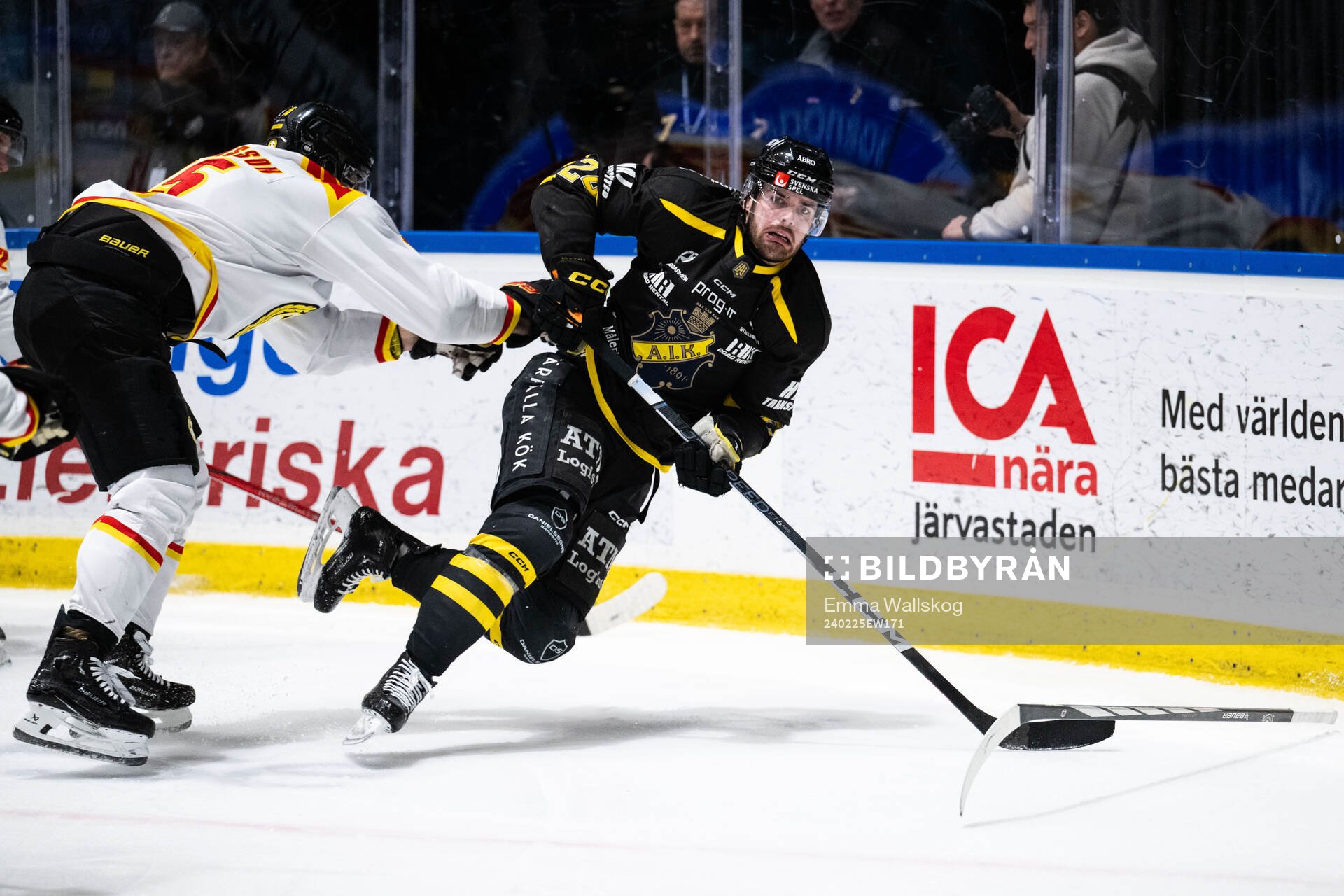 Brynäs Simon Bertilsson och AIKs Arvid Degerstedt