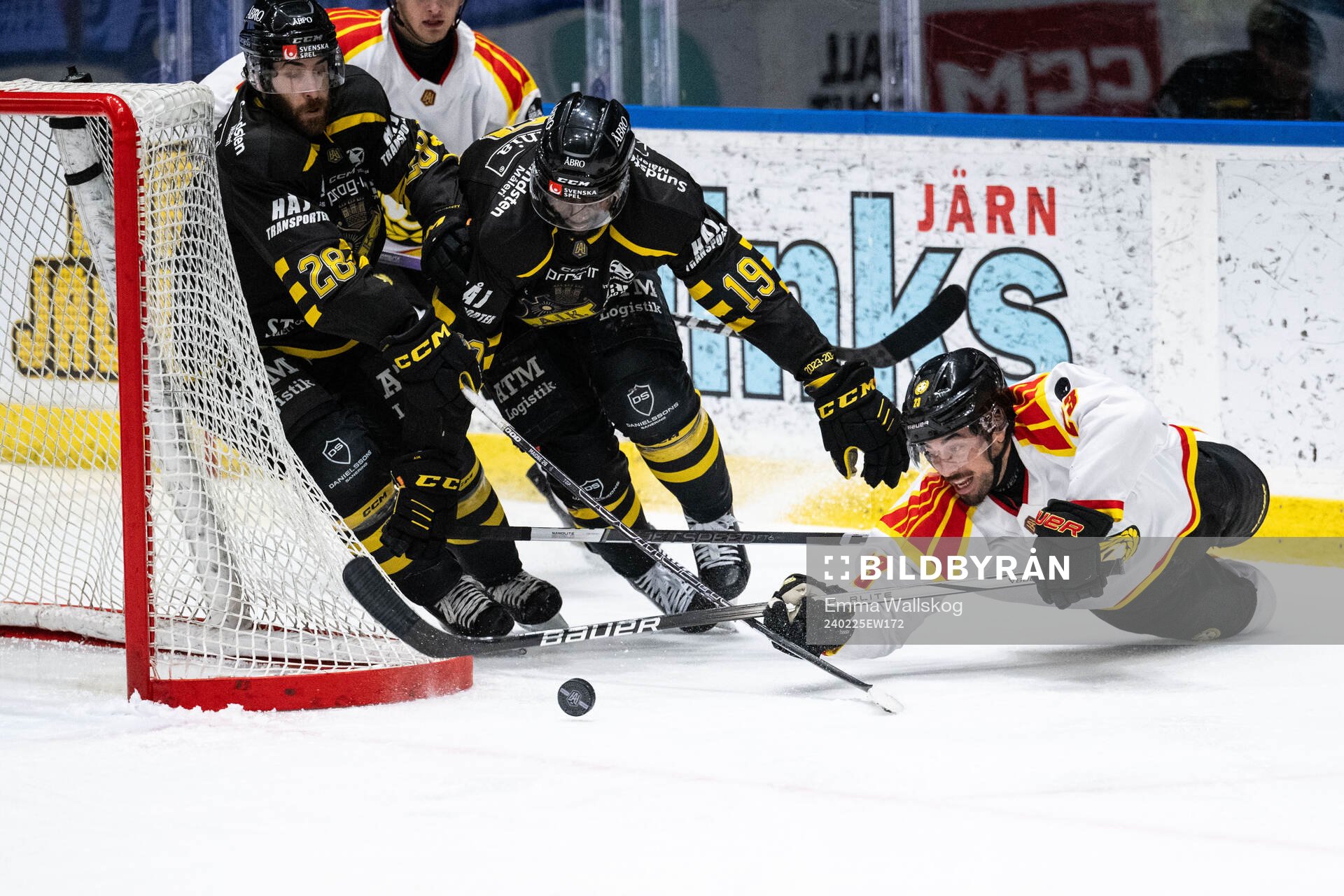 AIKs Mathew Maione och Daniel Muzito-Bagenda mot Brynäs