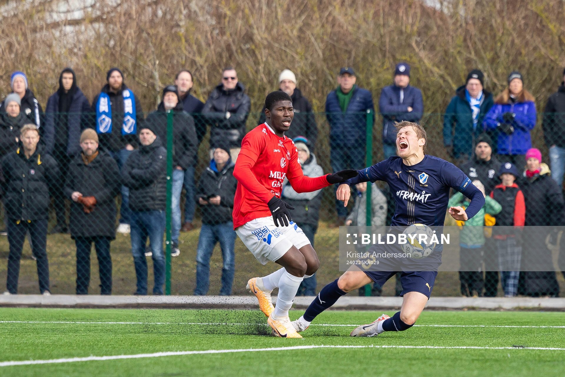 Trelleborgs Abel Ogwuche och Halmstads Birnir Ingason