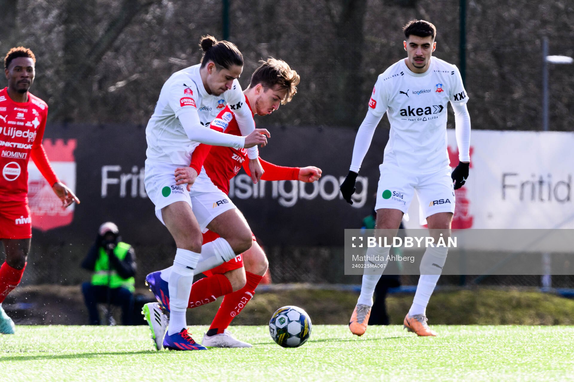Helsingborgs Ervin Gigovic och Värnamos Carl Johansson
