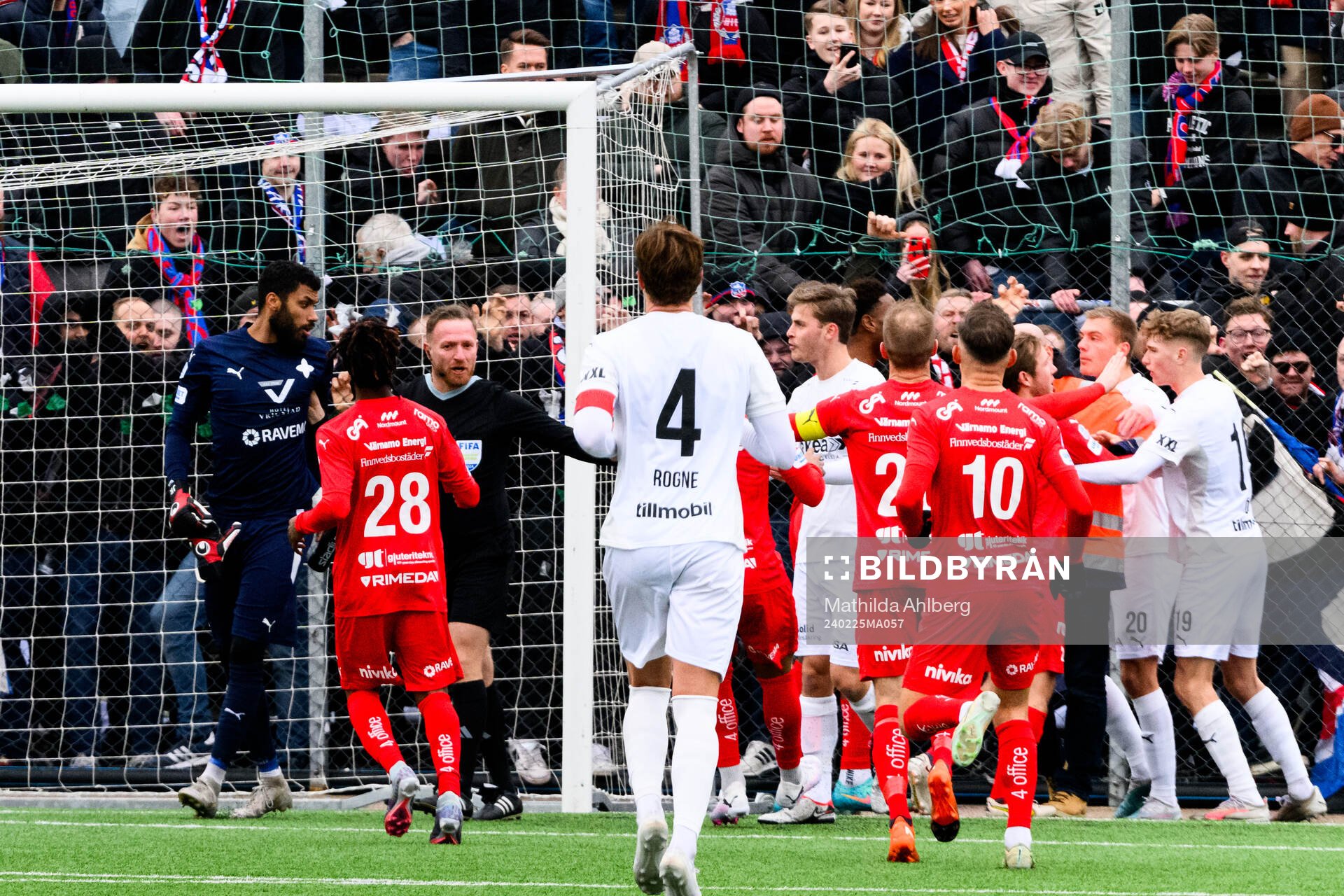Domare Victor Wolf och Värnamos Jonathan Ursin Rasheed