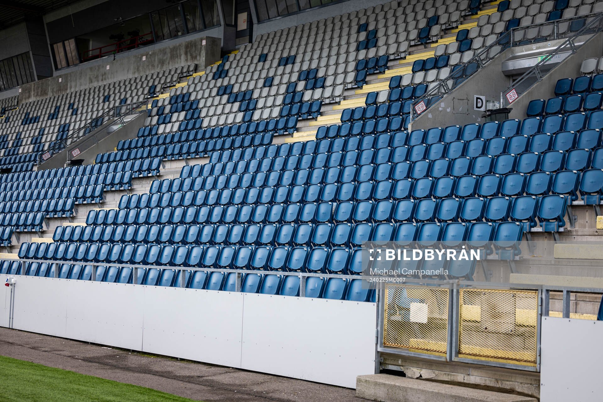 Läktaren på Södertälje fotbollsarena