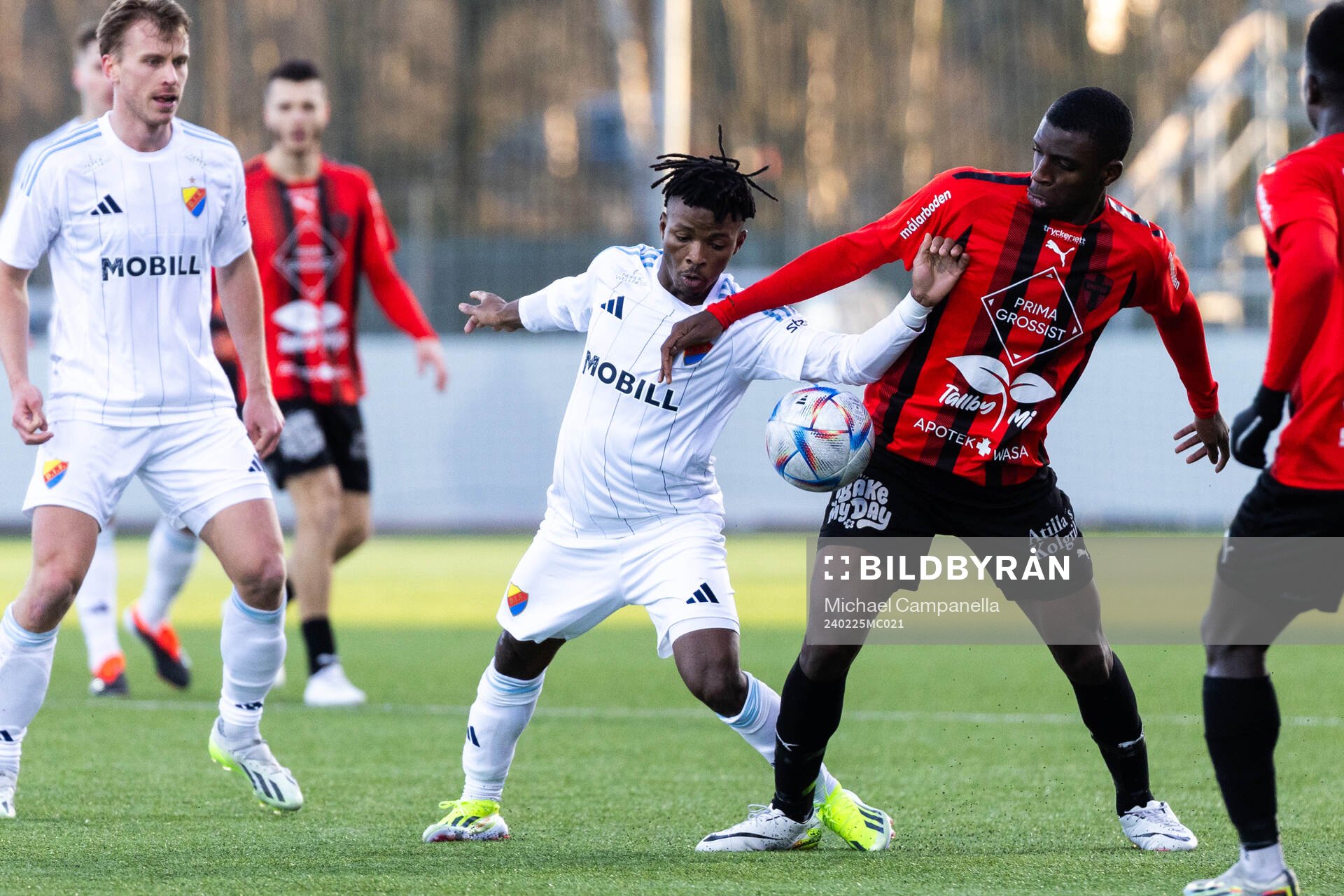 Djurgårdens Felix Va och Nordic Uniteds Anomnachi Chidi