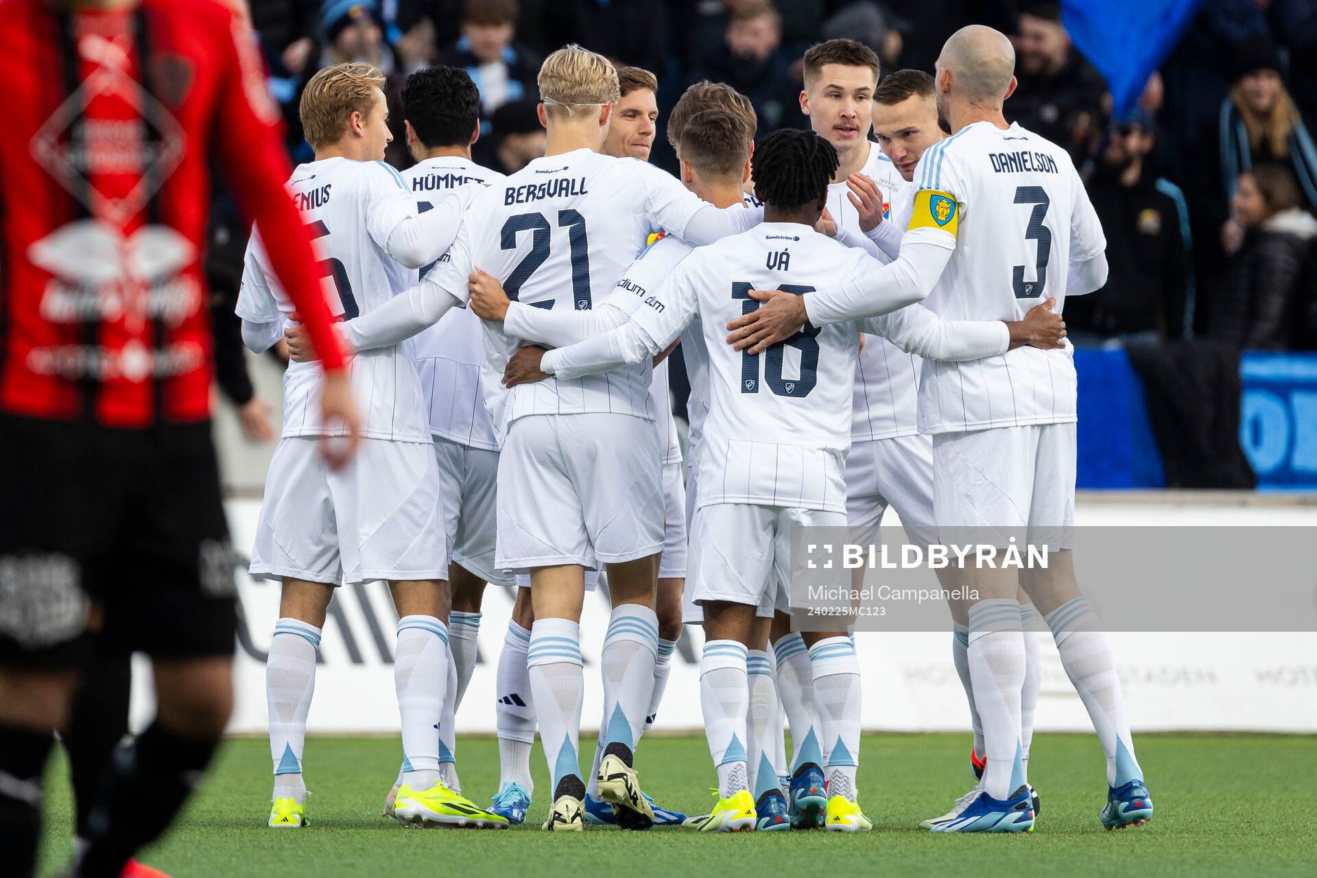 Djurgårdens spelarna jublar 0-1 målet