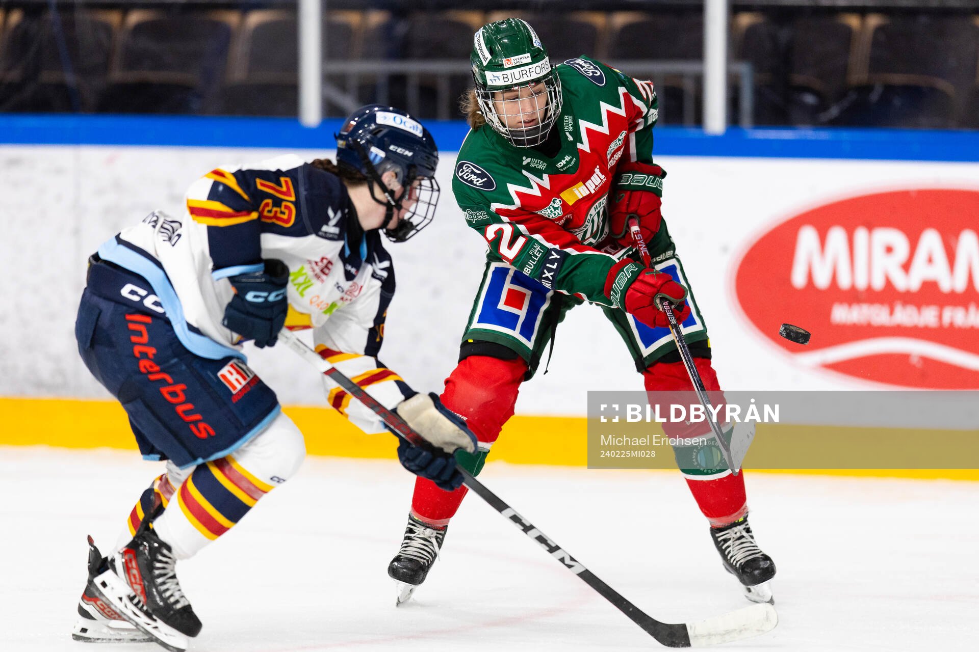 Djurgårdens Hana Haasova och Frölundas Andrea Dalen