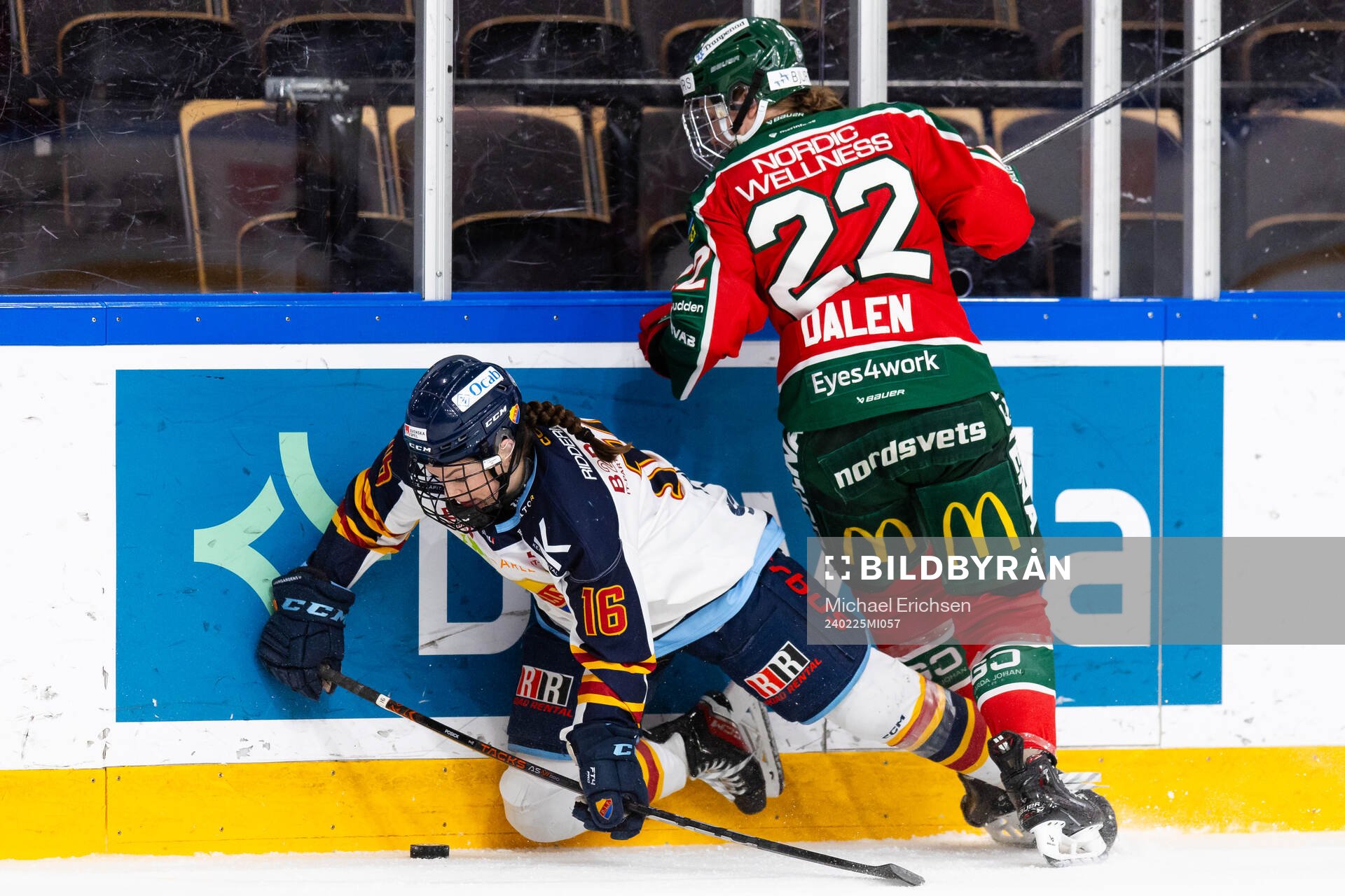 Djurgårdens Madeline Posick och Frölundas Andrea Dalen