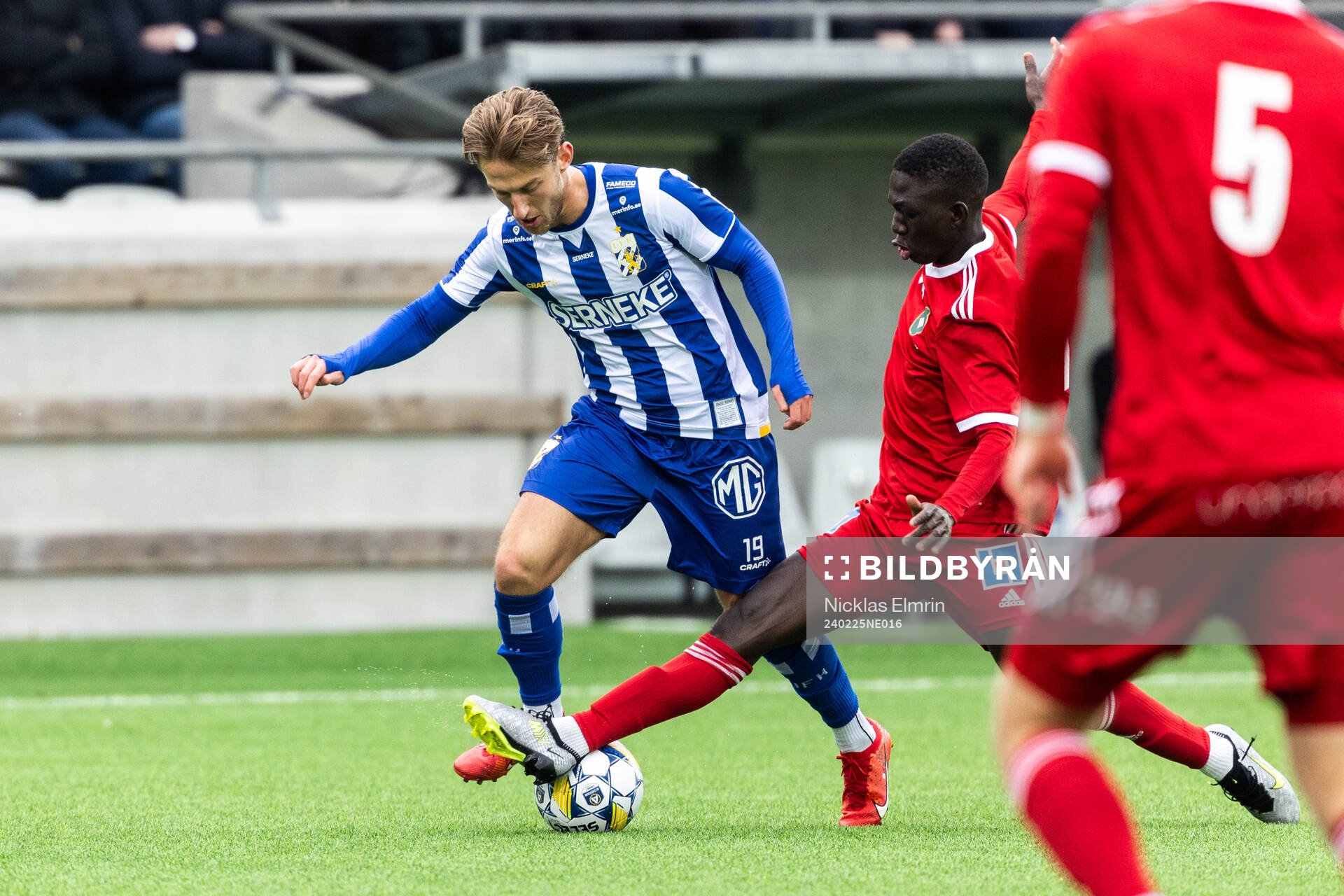 IFK Göteborgs Arbnor Mucolli och Skövde AIKs Mamadou