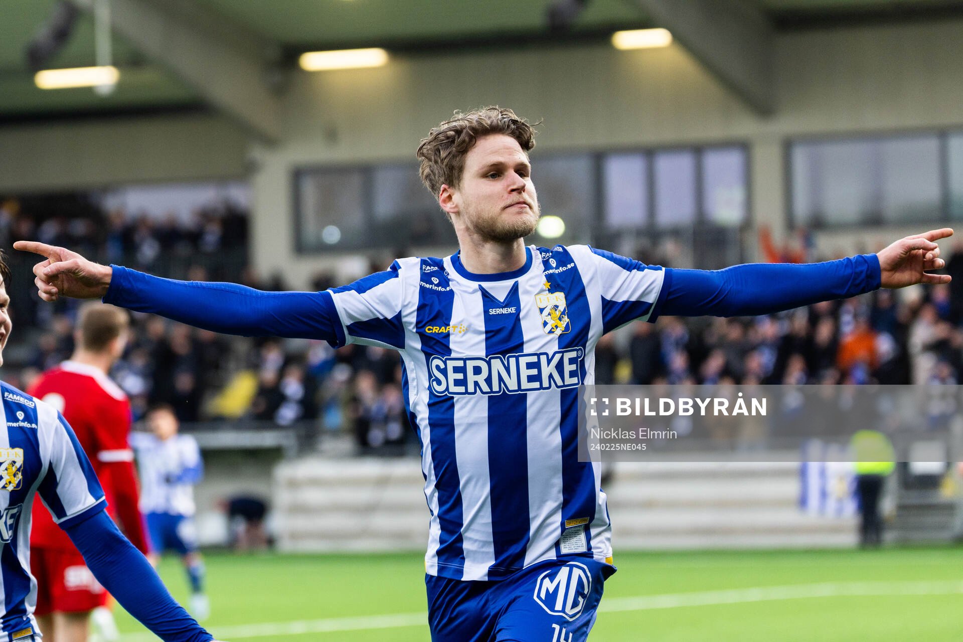 IFK Göteborgs Gustaf Norlin jublar efter 1-0 under fotbollsmatchen i Svenska Cupen mellan IFK Göteborg och Skövde AIK den 25 februari 2024 i Göteborg.