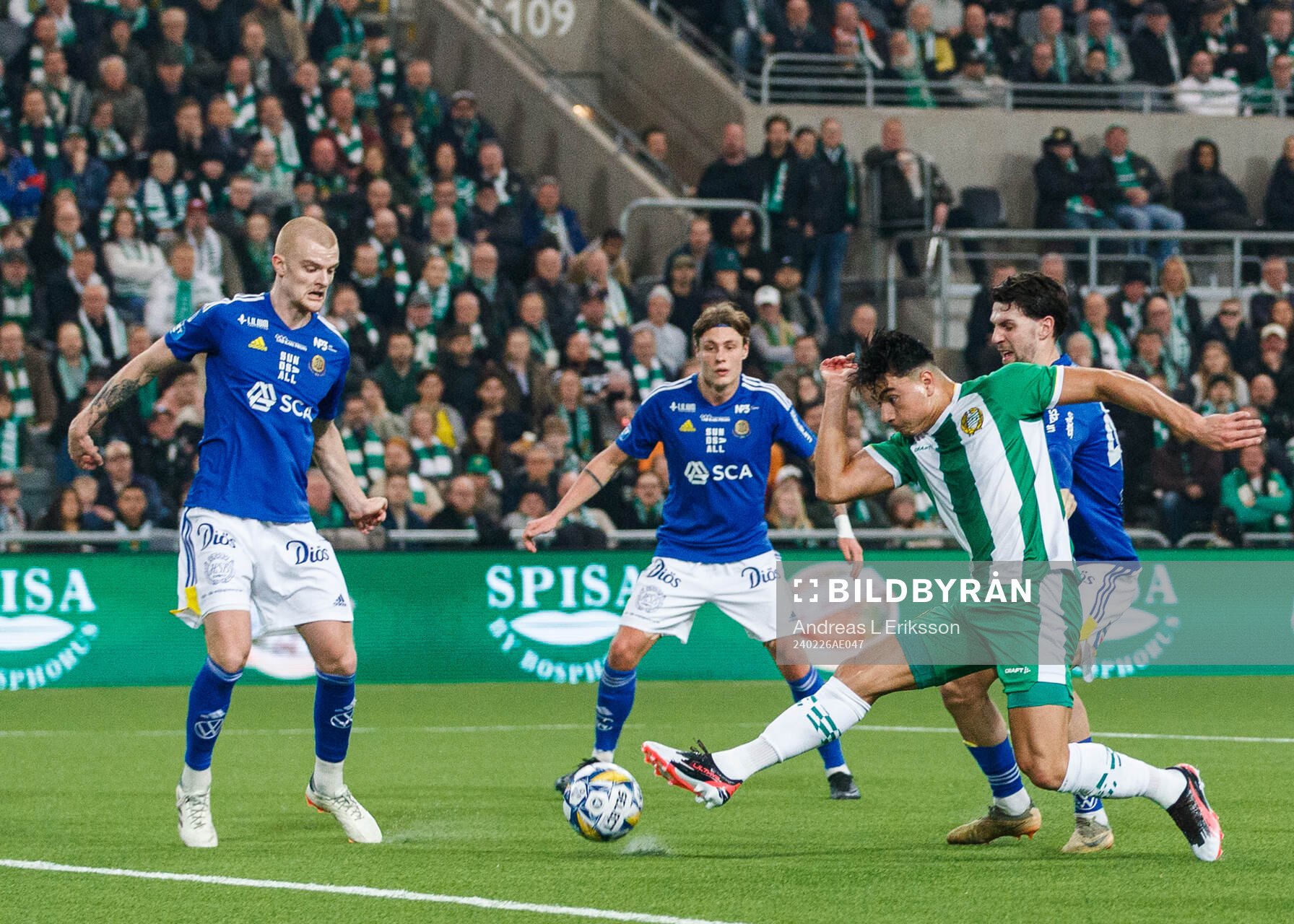 GIF Sundsvalls Lucas Forsberg, Hammarbys Jusef Erabi och GIF Sundsvalls Oliver Stojanovic Fredin under fotbollsmatchen i Svenska Cupen mellan Hammarby och GIF Sundsvall den 26 februari 2024 i Stockholm.