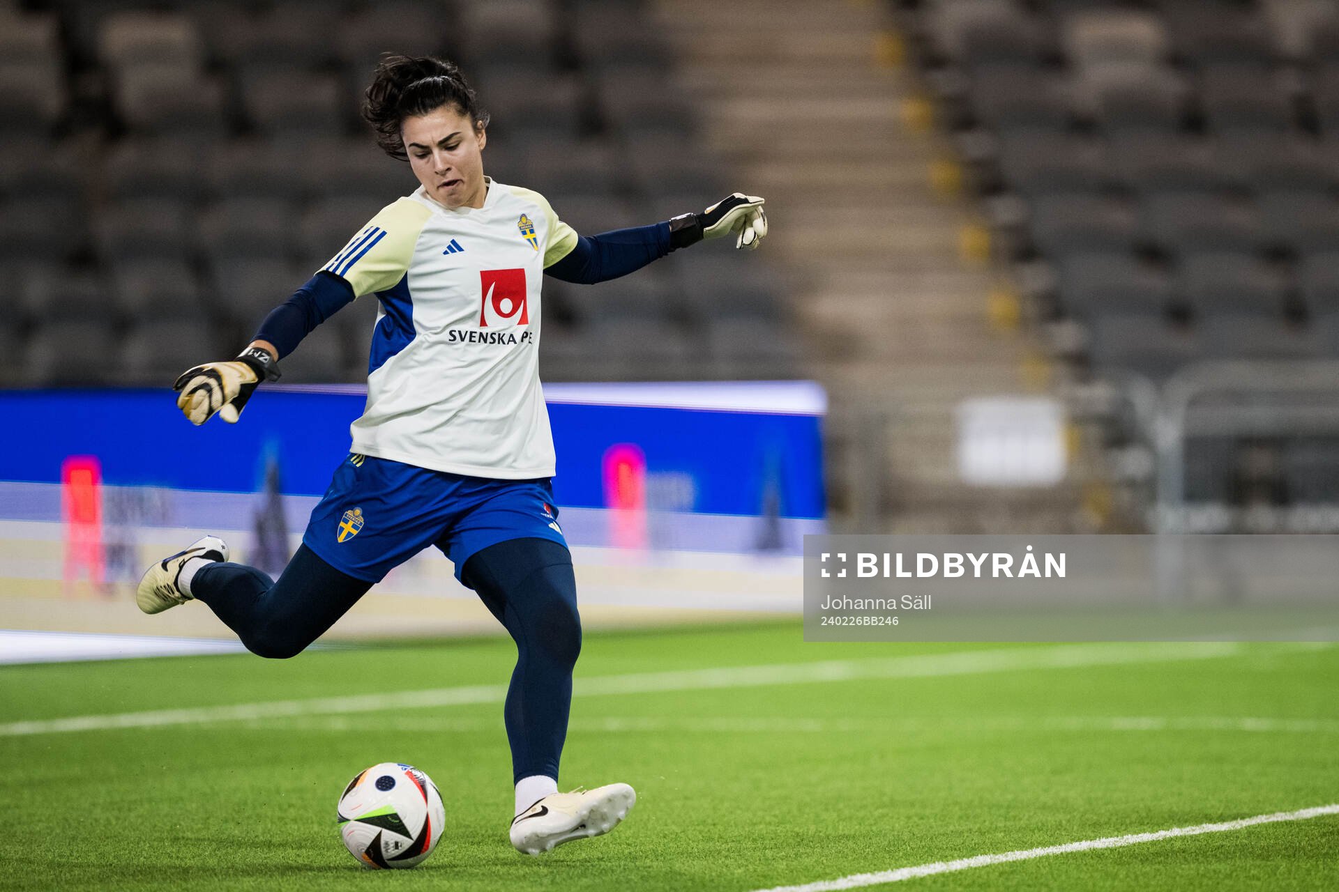 Goalkeeper Zecira Musovic of Sweden