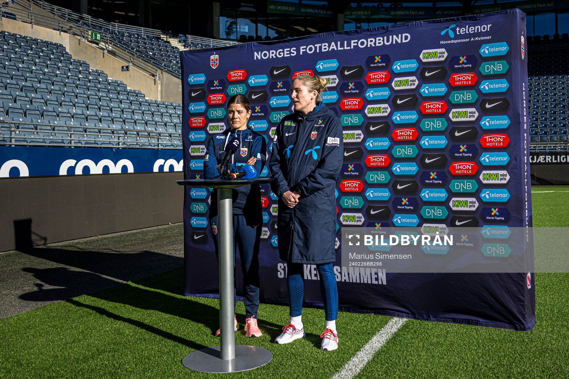 Maren Nævdal Mjelde and Head coach Gemma Grainger of the