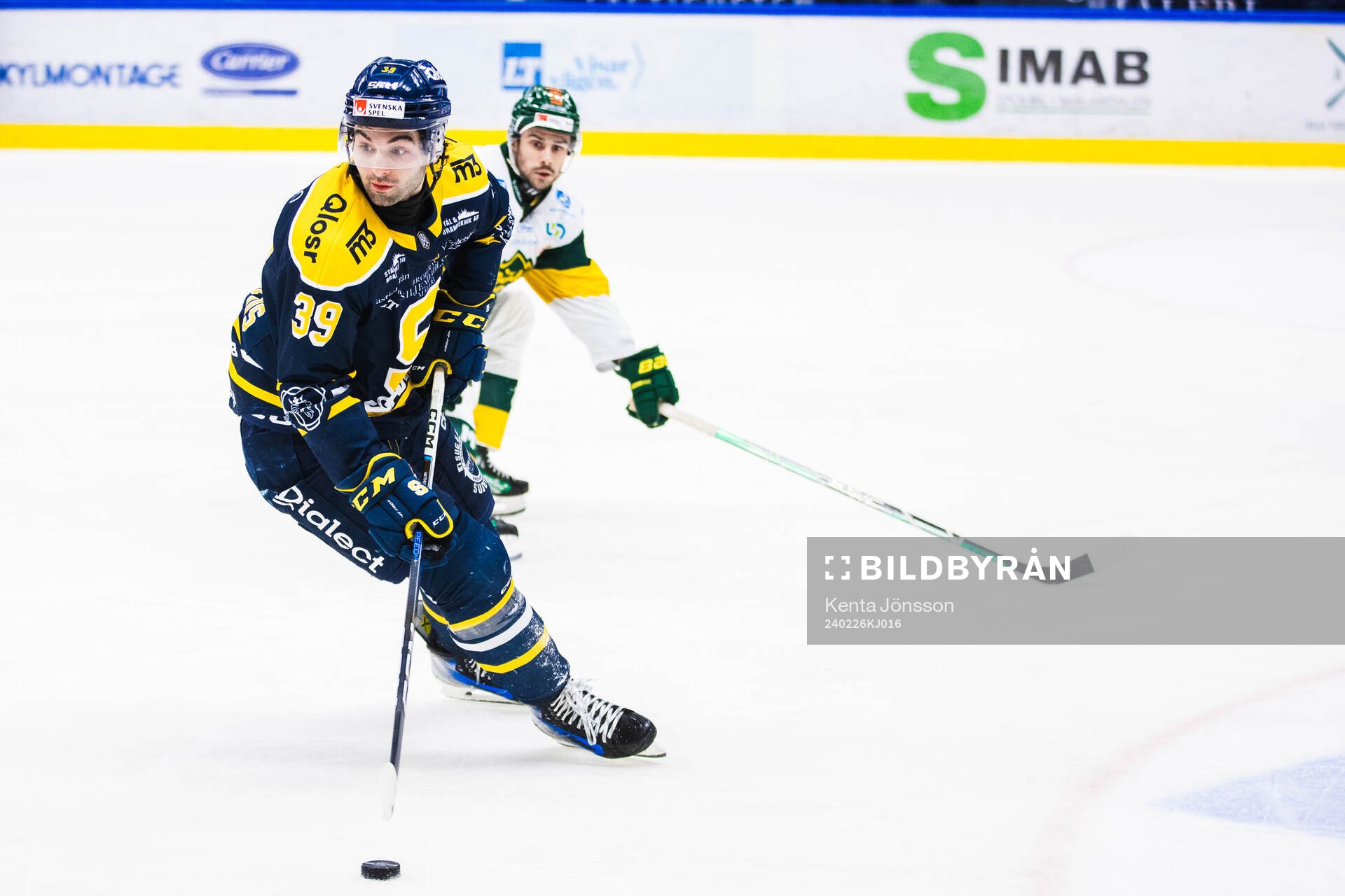 Södertäljes Stelio Mattheos zunder ishockeymatchen i
