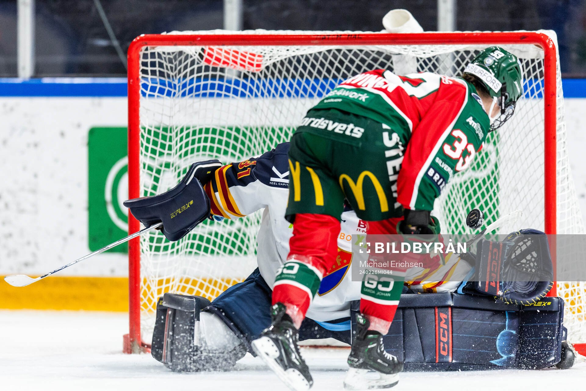 Frölundas Michelle Karvinen gör 2-3 på Djurgårdens