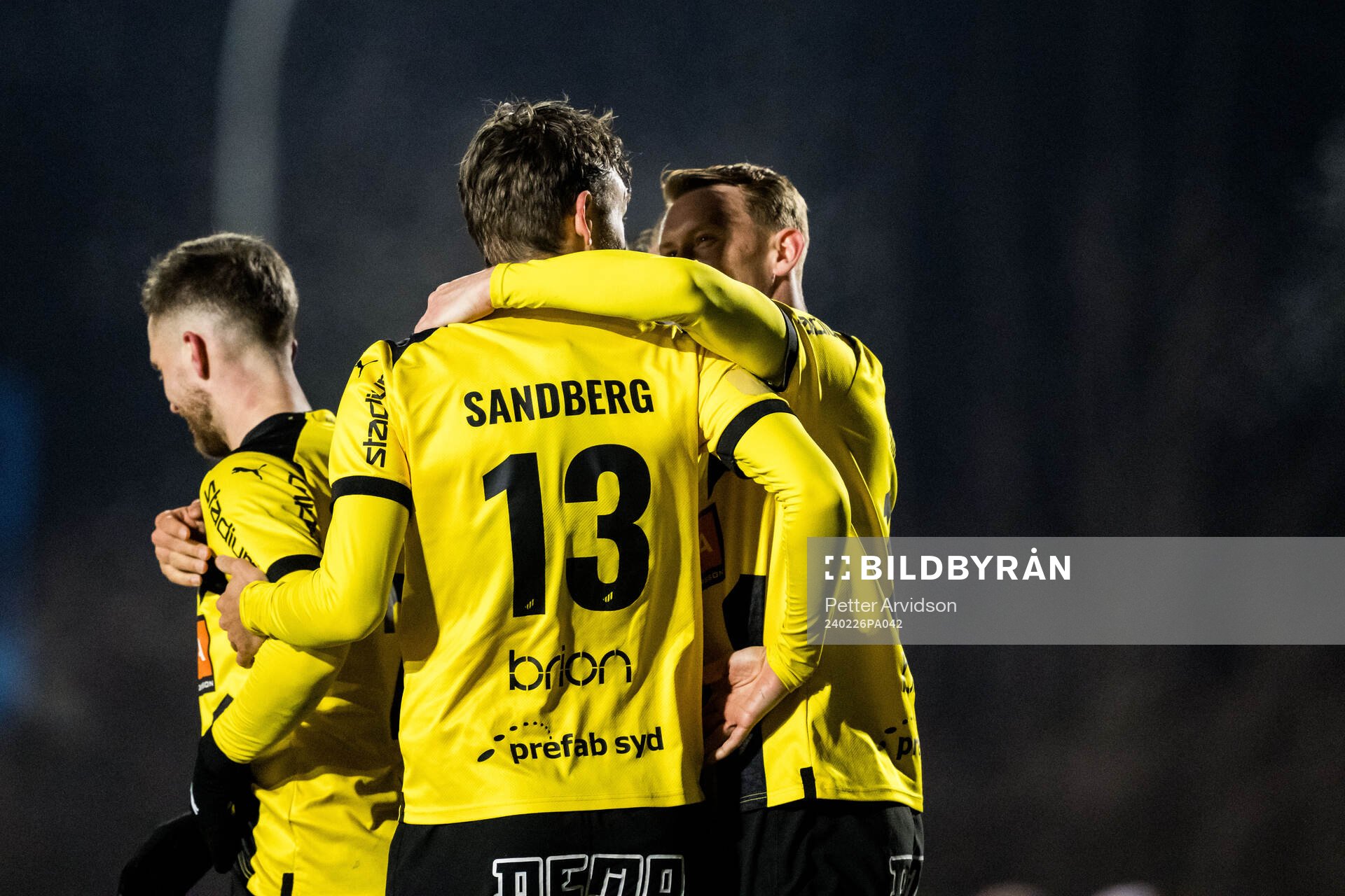 BK Häckens Simon Sandberg och Julius Lindberg jublar
