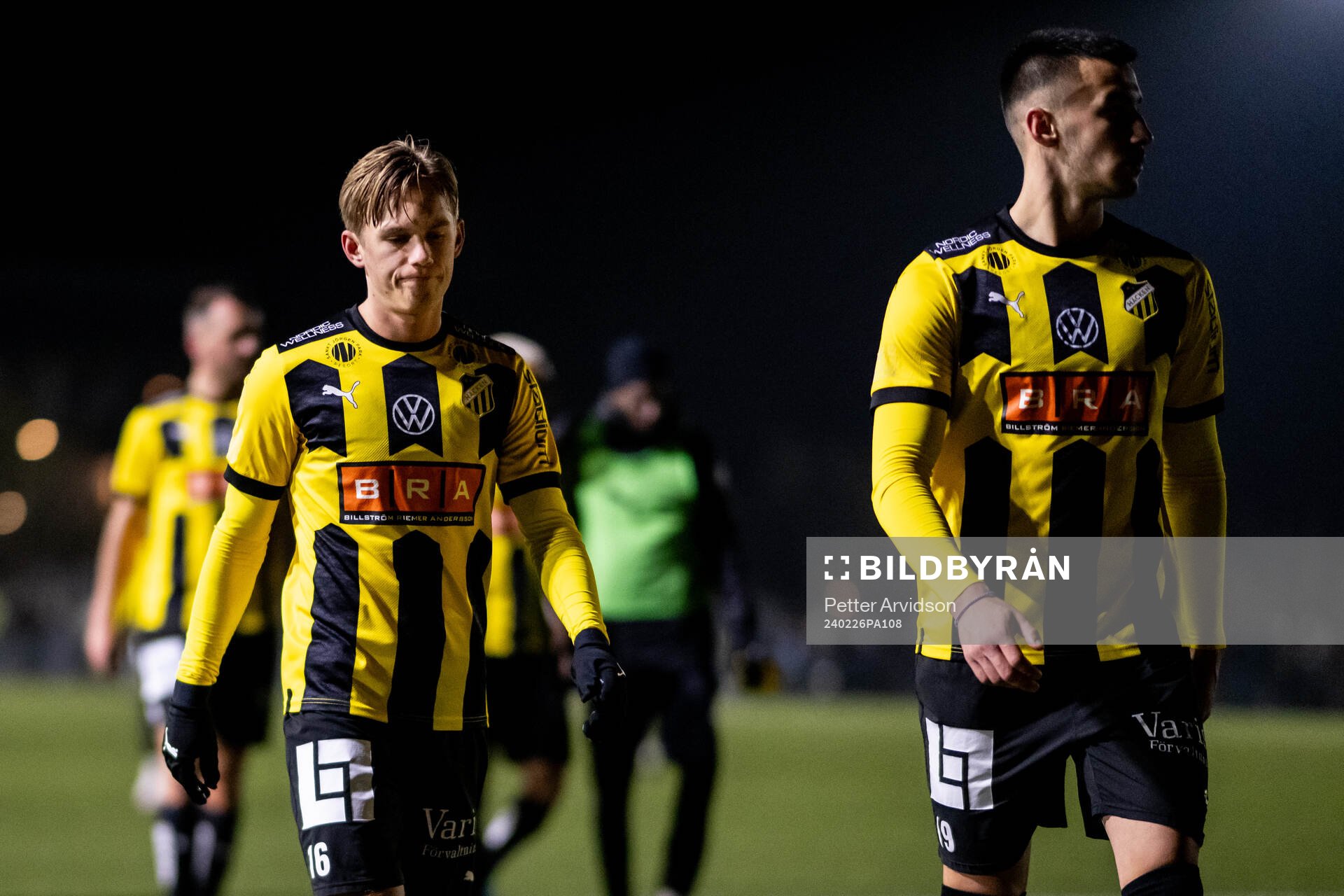 Häckens Pontus Dahbo och Srdjan Hrstic deppar