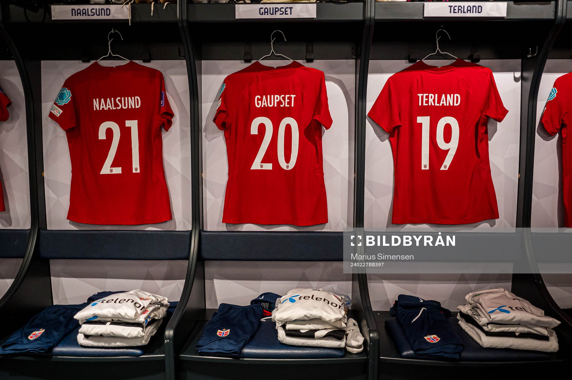 The shirt of Lisa Fjeldstad Naalsund, Signe Gaupset and